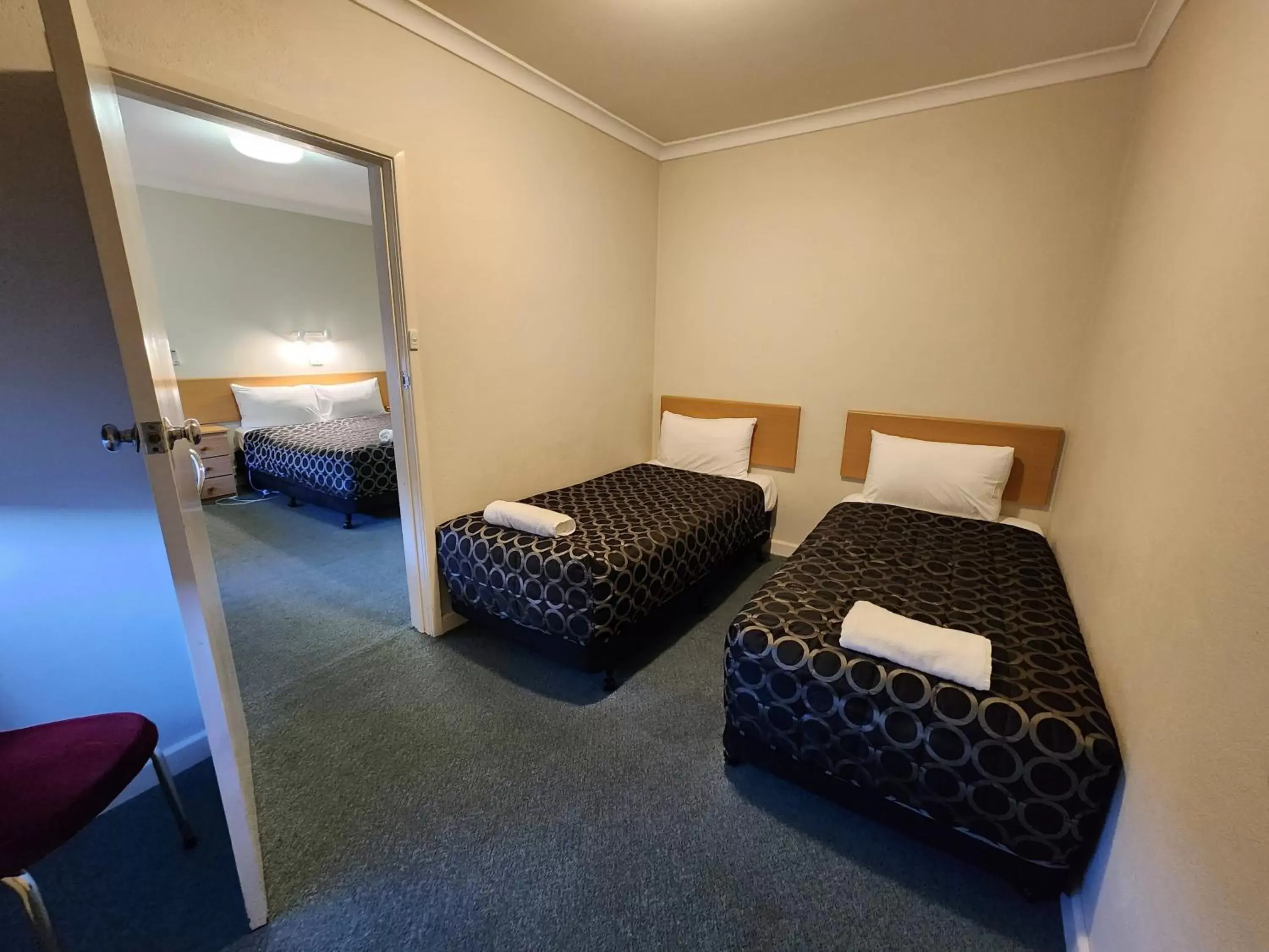 Bed in Hume Inn Motel Albury CBD