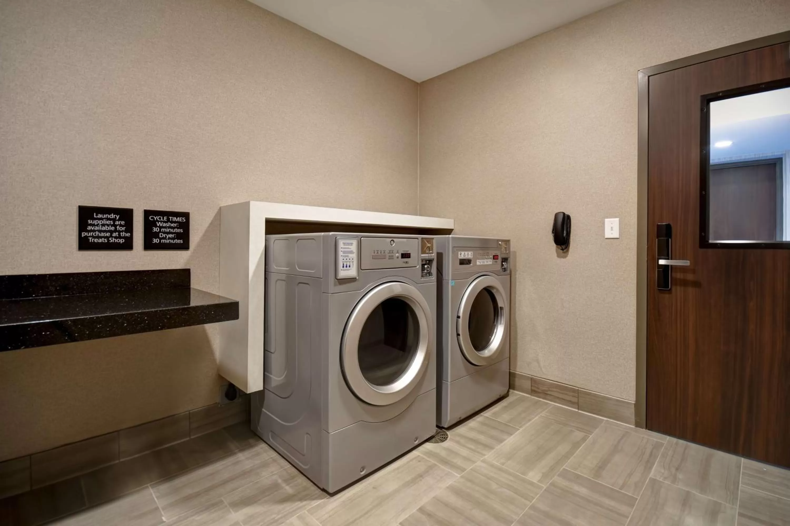 Property building in Hampton Inn Pleasant View