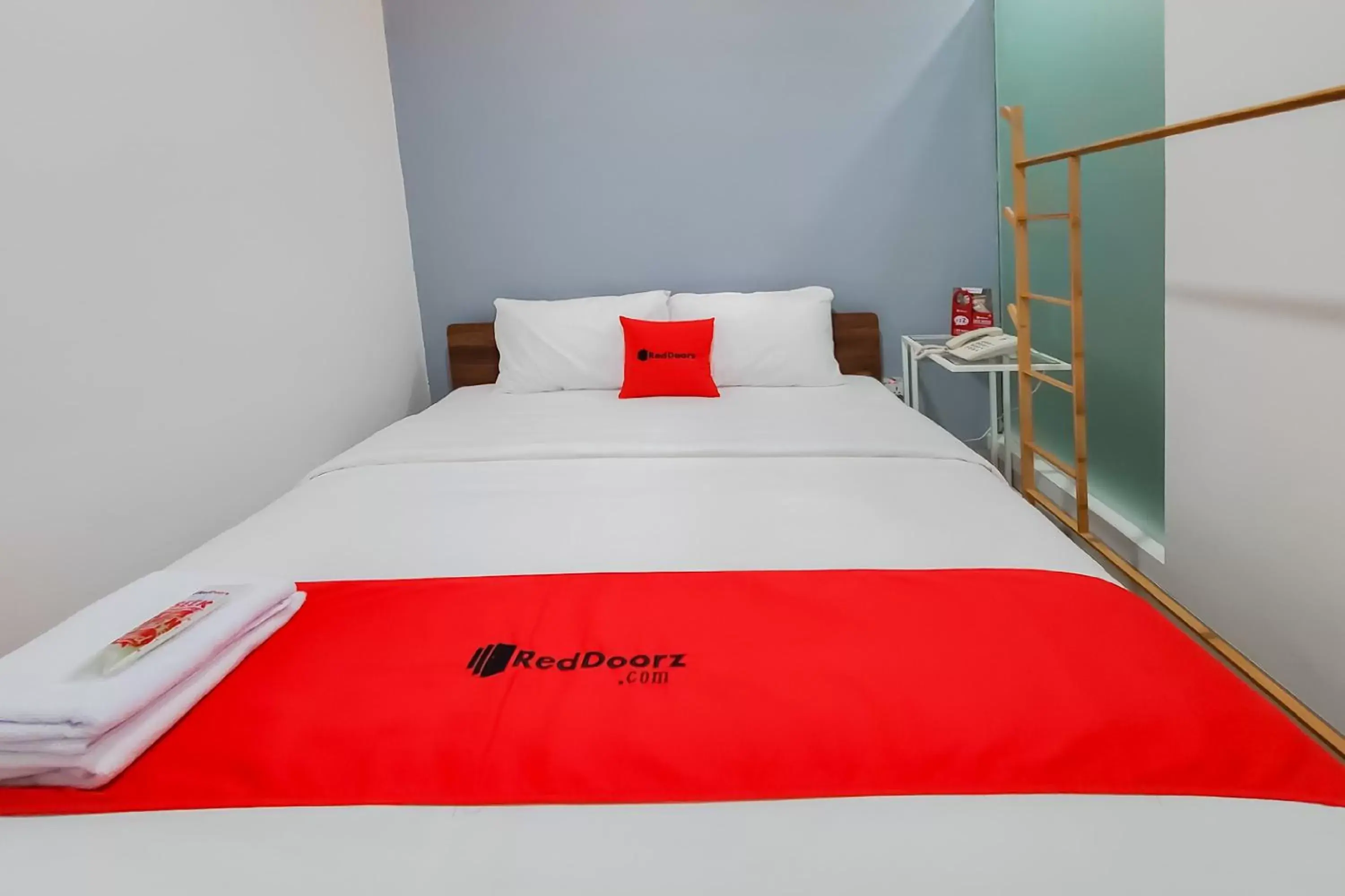 Bedroom, Bed in RedDoorz Plus @ Batutulis Bogor Bedroom, Bed in RedDoorz Plus @ Batutulis Bogor