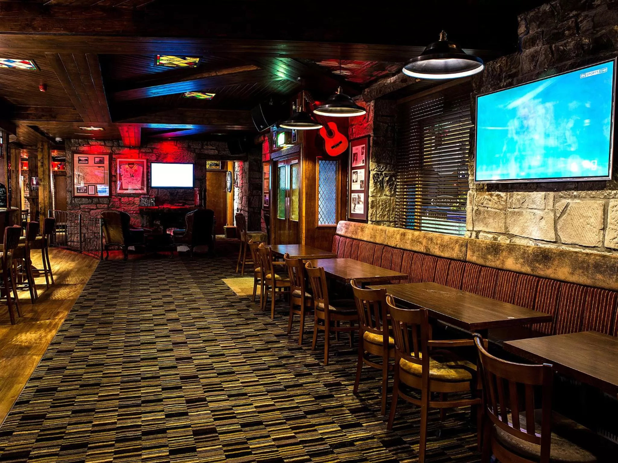 Restaurant/places to eat in The Commercial Hotel