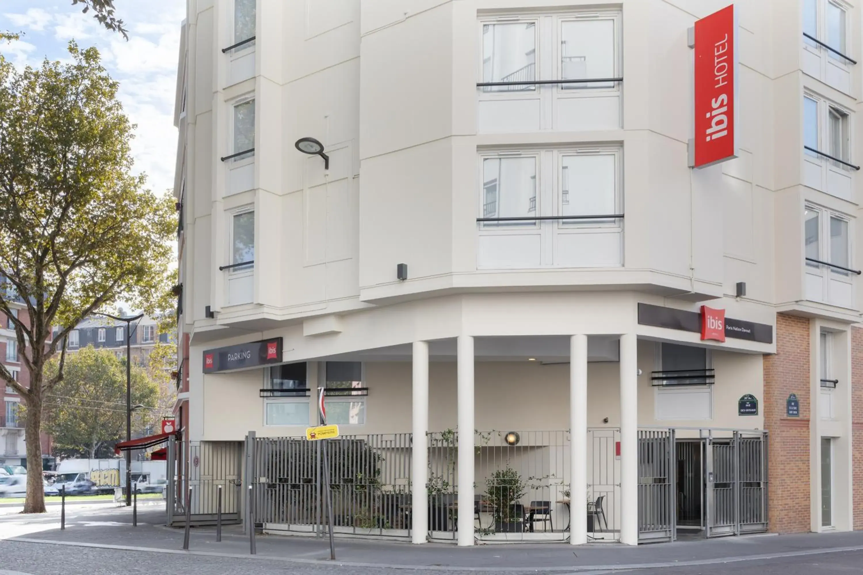 Facade/entrance in ibis Paris Nation Davout Facade/entrance in ibis Paris Nation Davout