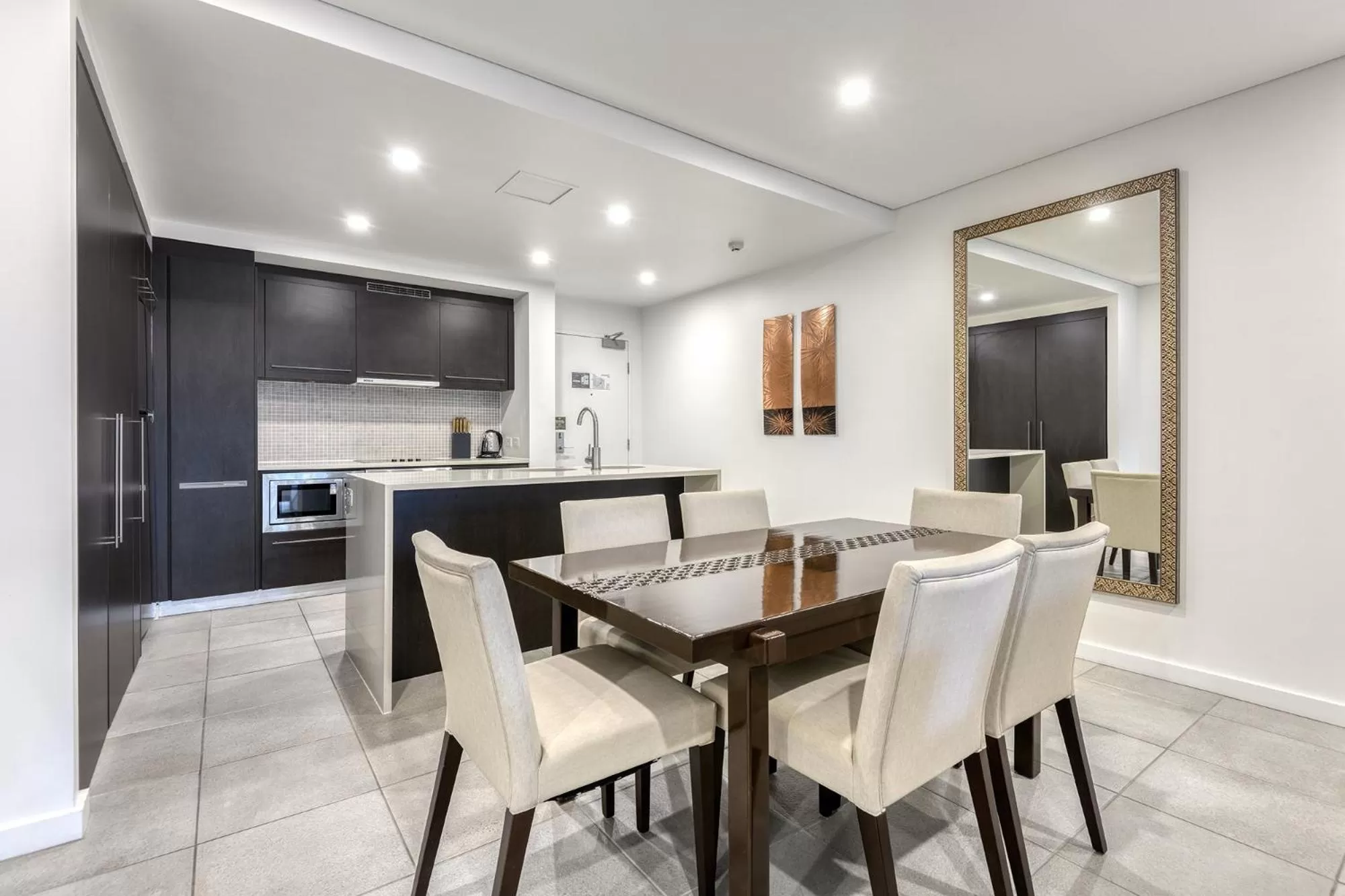 Kitchen or kitchenette, Dining Area in Port Douglas Private Apartments in Temple