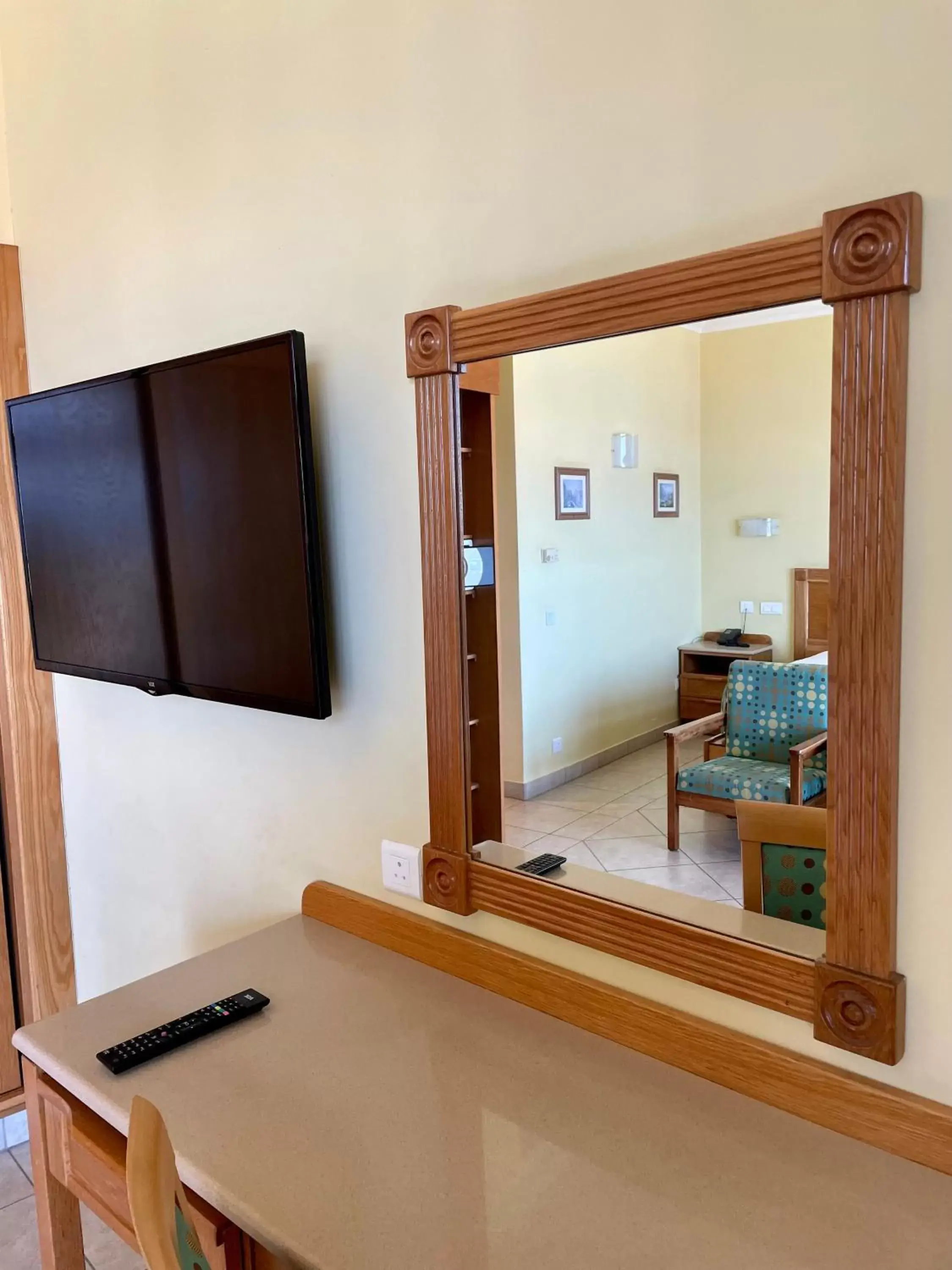 Bedroom, TV/Entertainment Center in Paradise Bay Resort