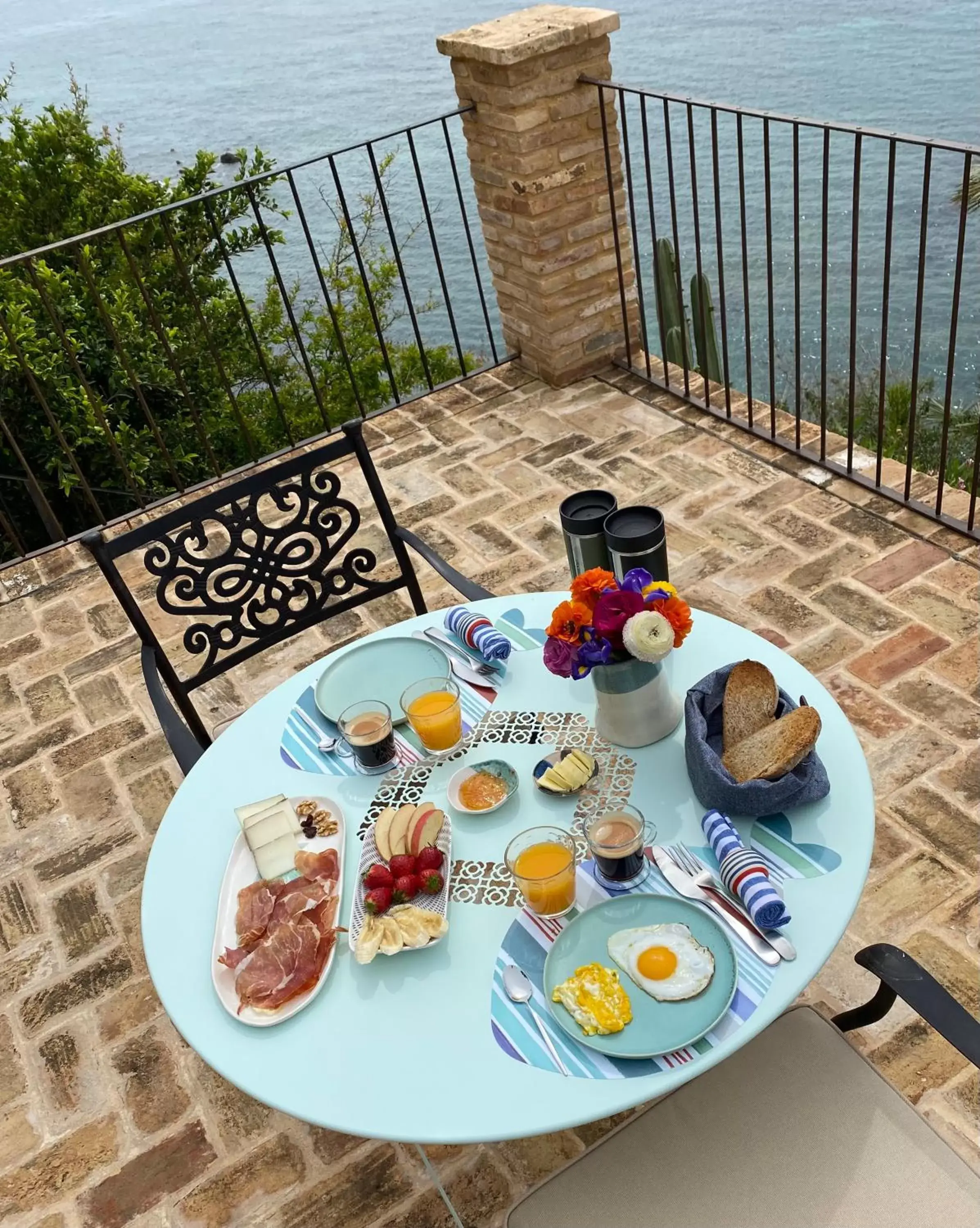 Breakfast in El jardin Botánico Villa LUZ