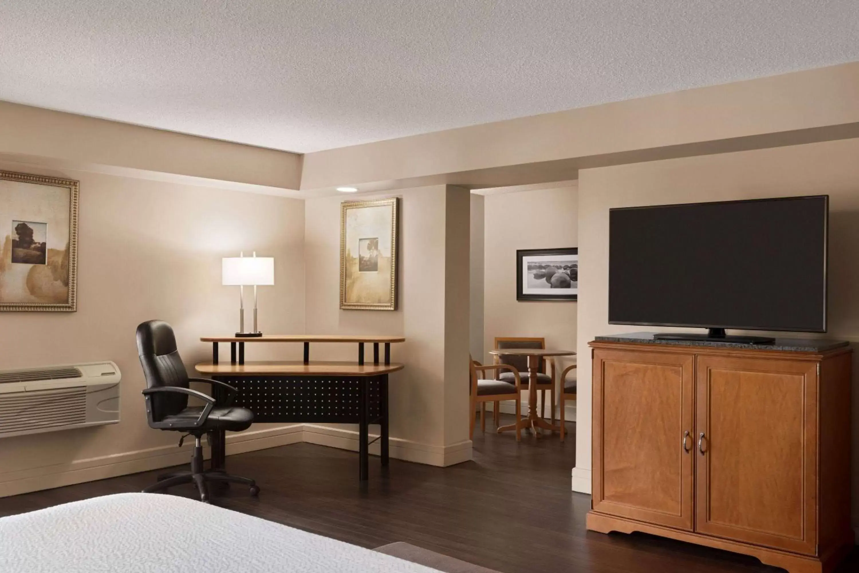 Photo of the whole room, TV/Entertainment Center in Royal Hotel West Edmonton, Trademark Collection by Wyndham