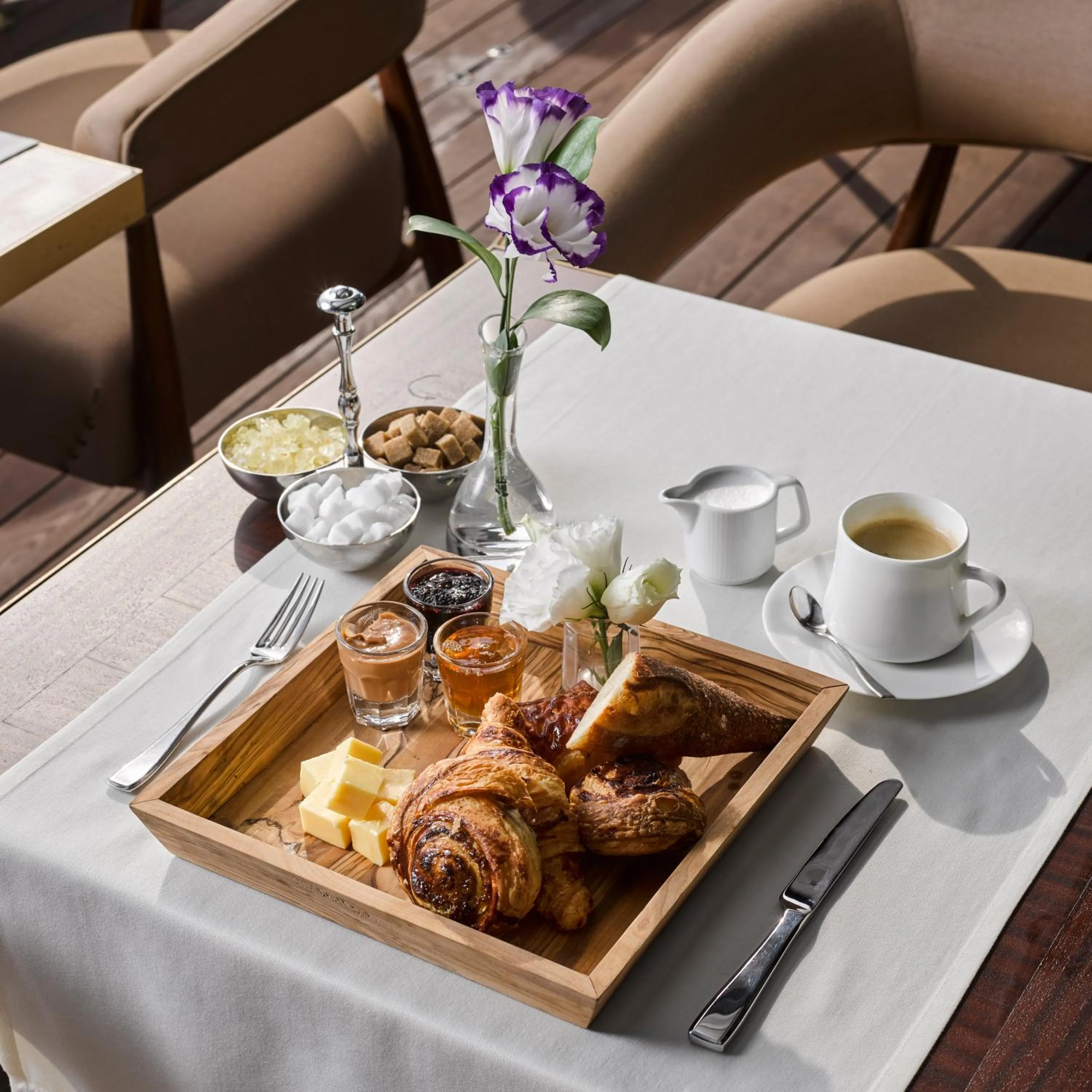 Food and drinks in Georges Hotel Galata