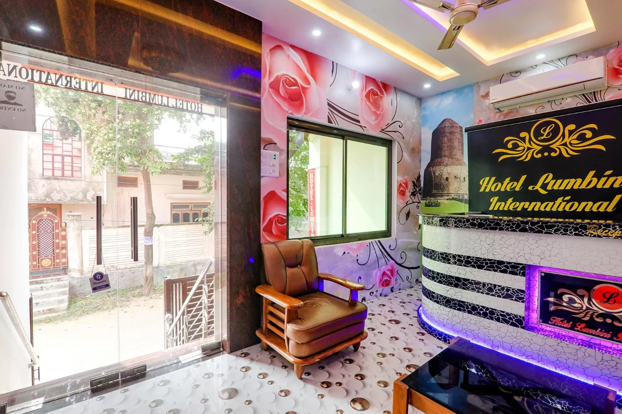 Lobby or reception in FabHotel Lumbini International - Sarnath museum