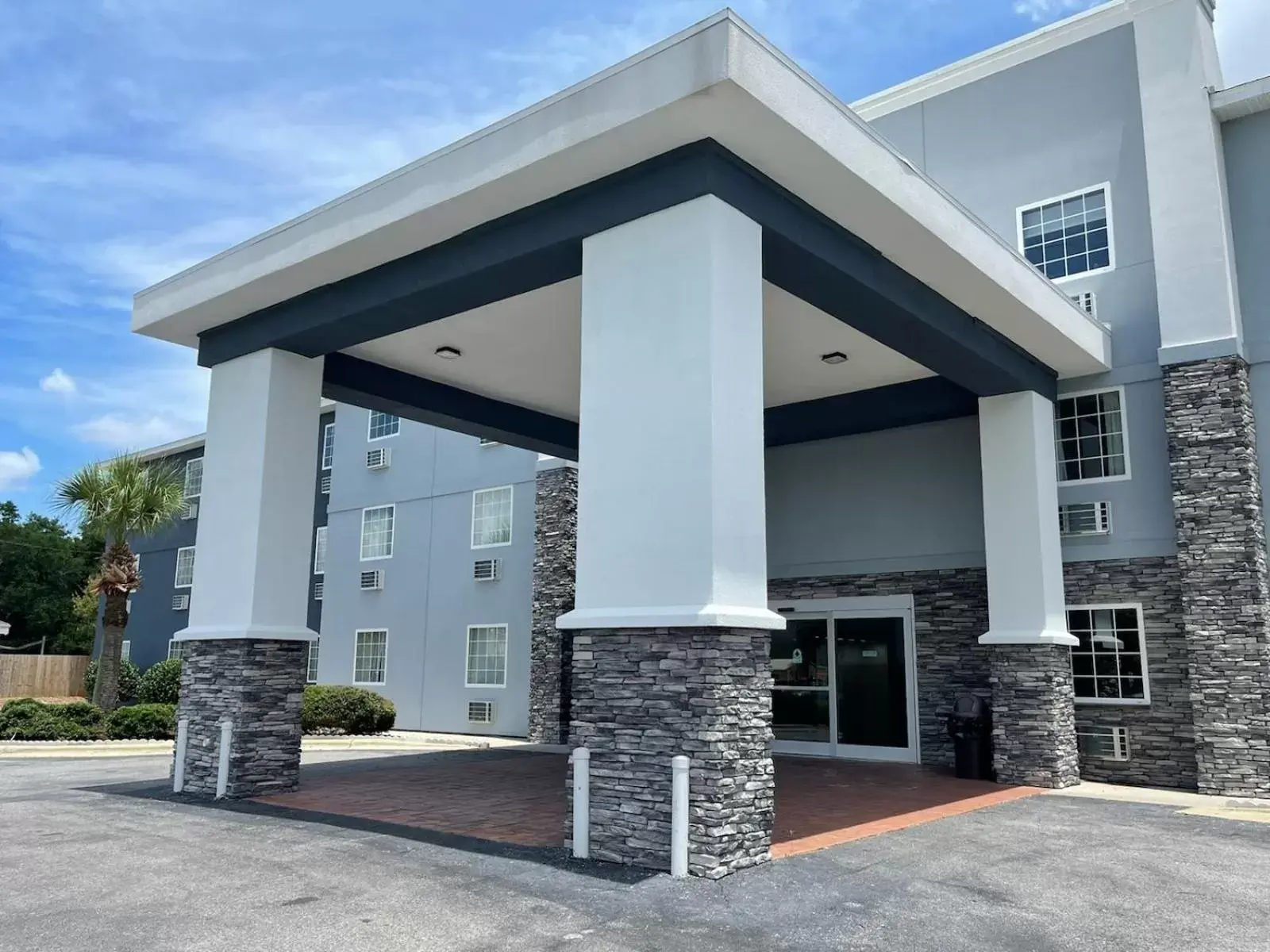 Property Building in Comfort Inn Pensacola near NAS Corry Station