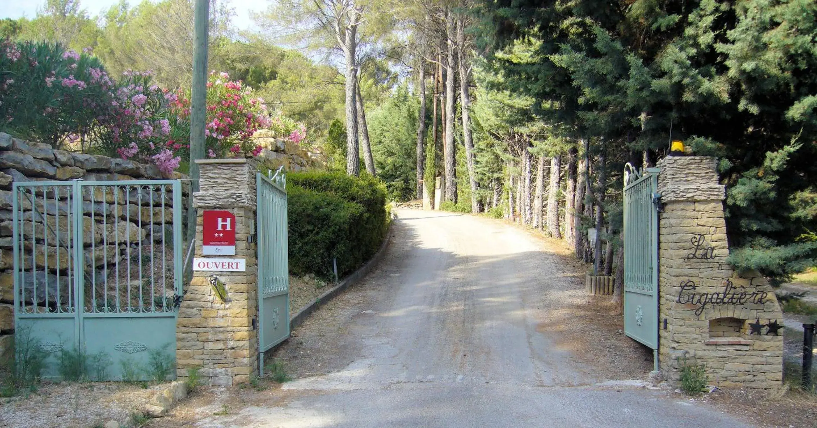 Property logo or sign in La Cigalière