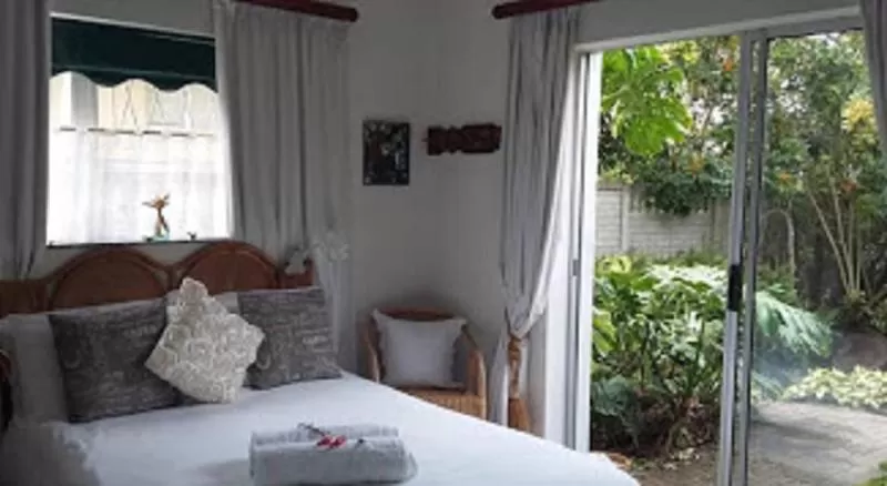 Bed in Forword's River Lodge