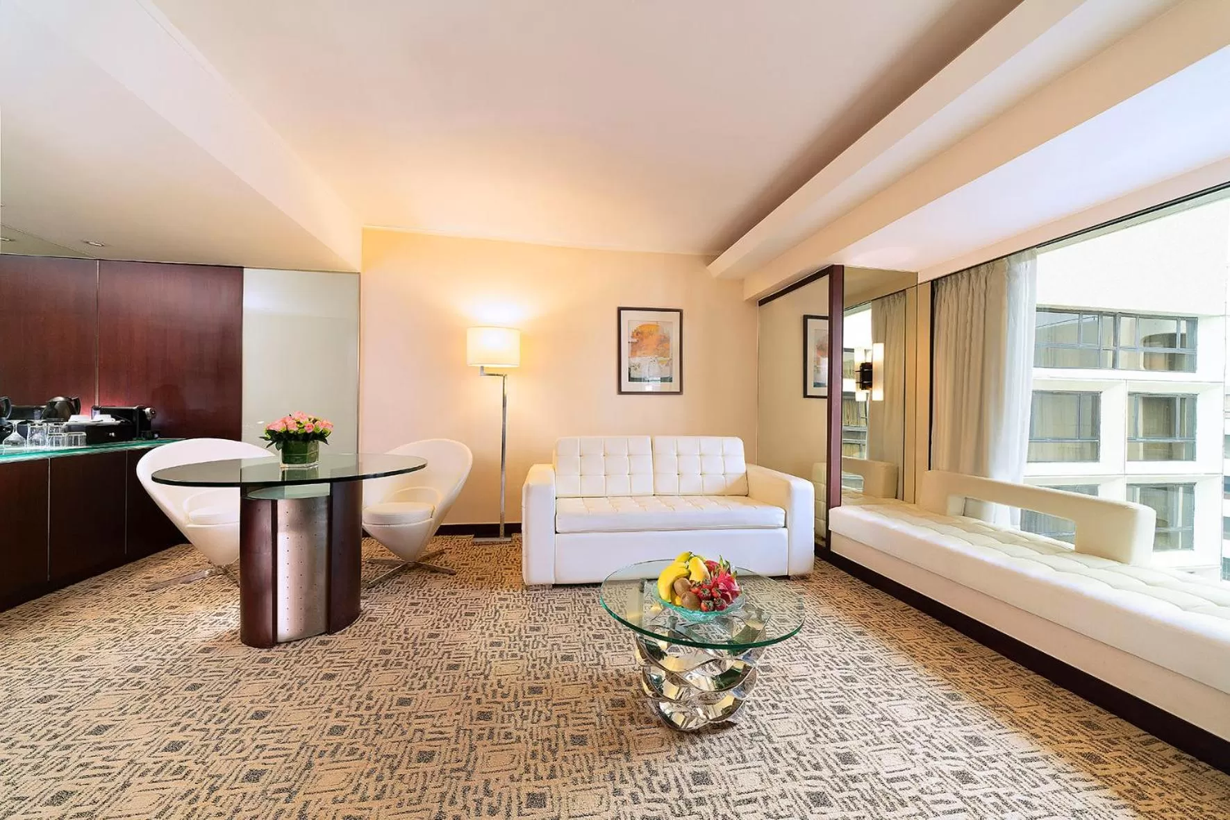 Living room in Regal Kowloon Hotel