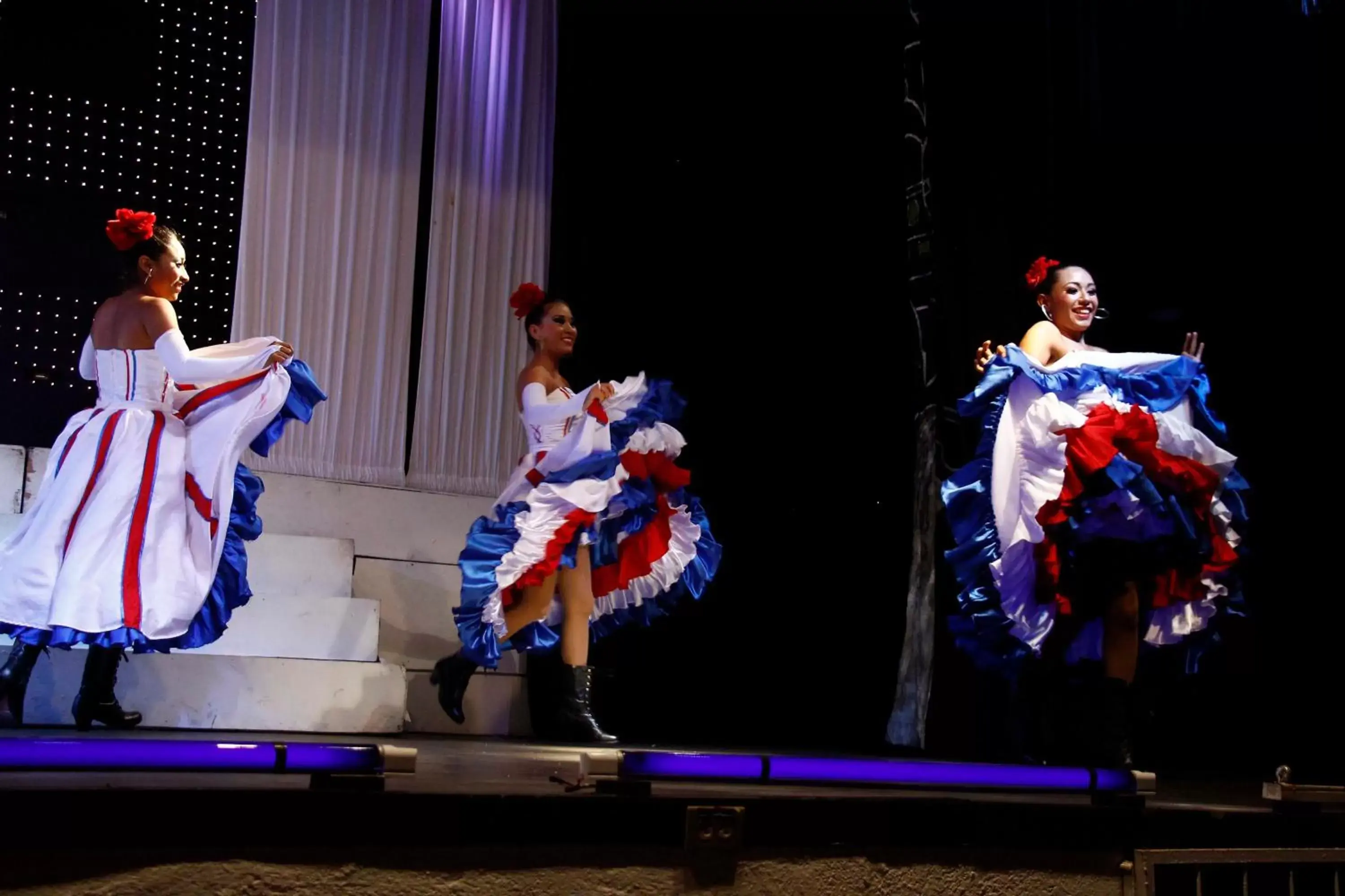 Evening Entertainment in Tesoro Ixtapa All Inclusive