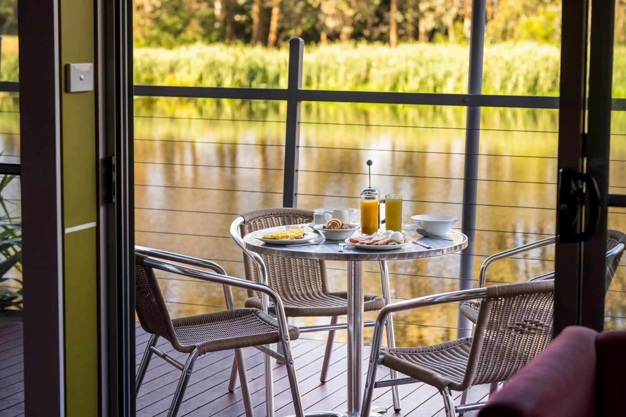 Breakfast in Tall Timbers Tasmania