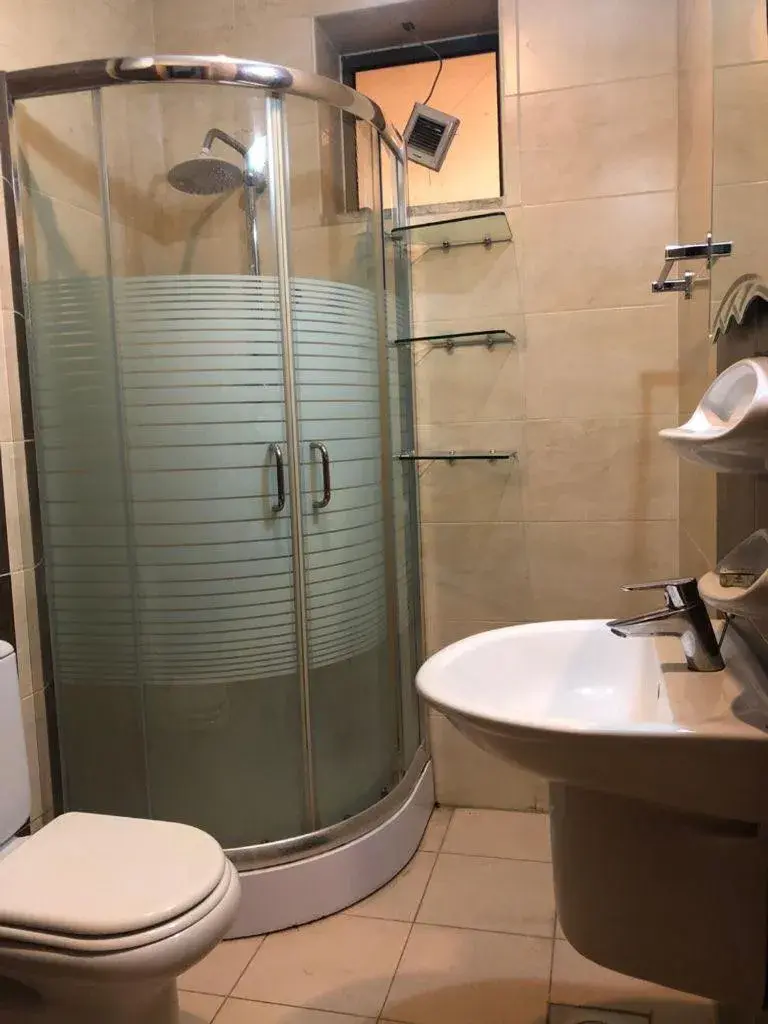 Shower, Bathroom in Sufara Hotel Suites