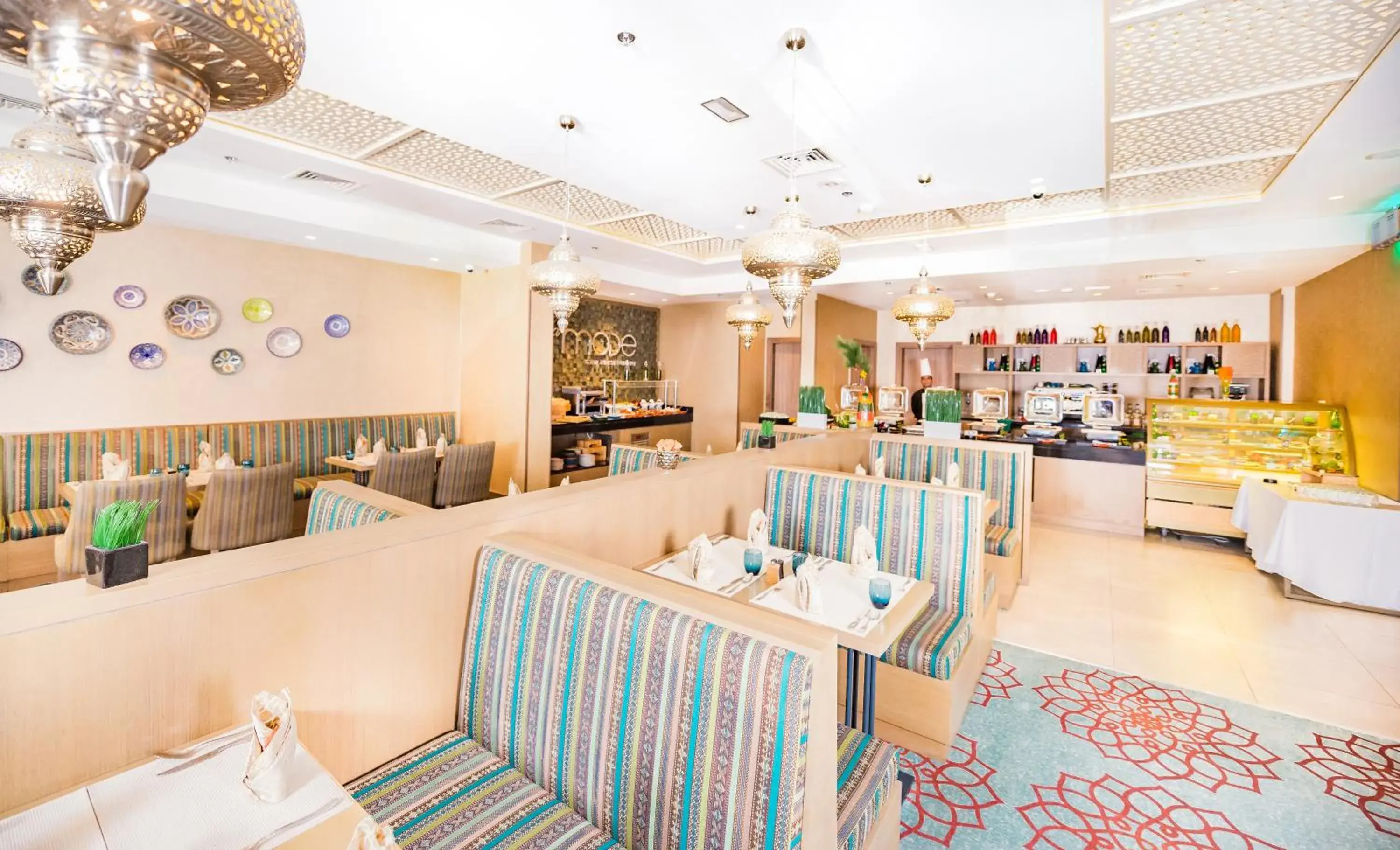 Restaurant/Places to Eat in MENA Plaza Hotel Albarsha At The Mall
