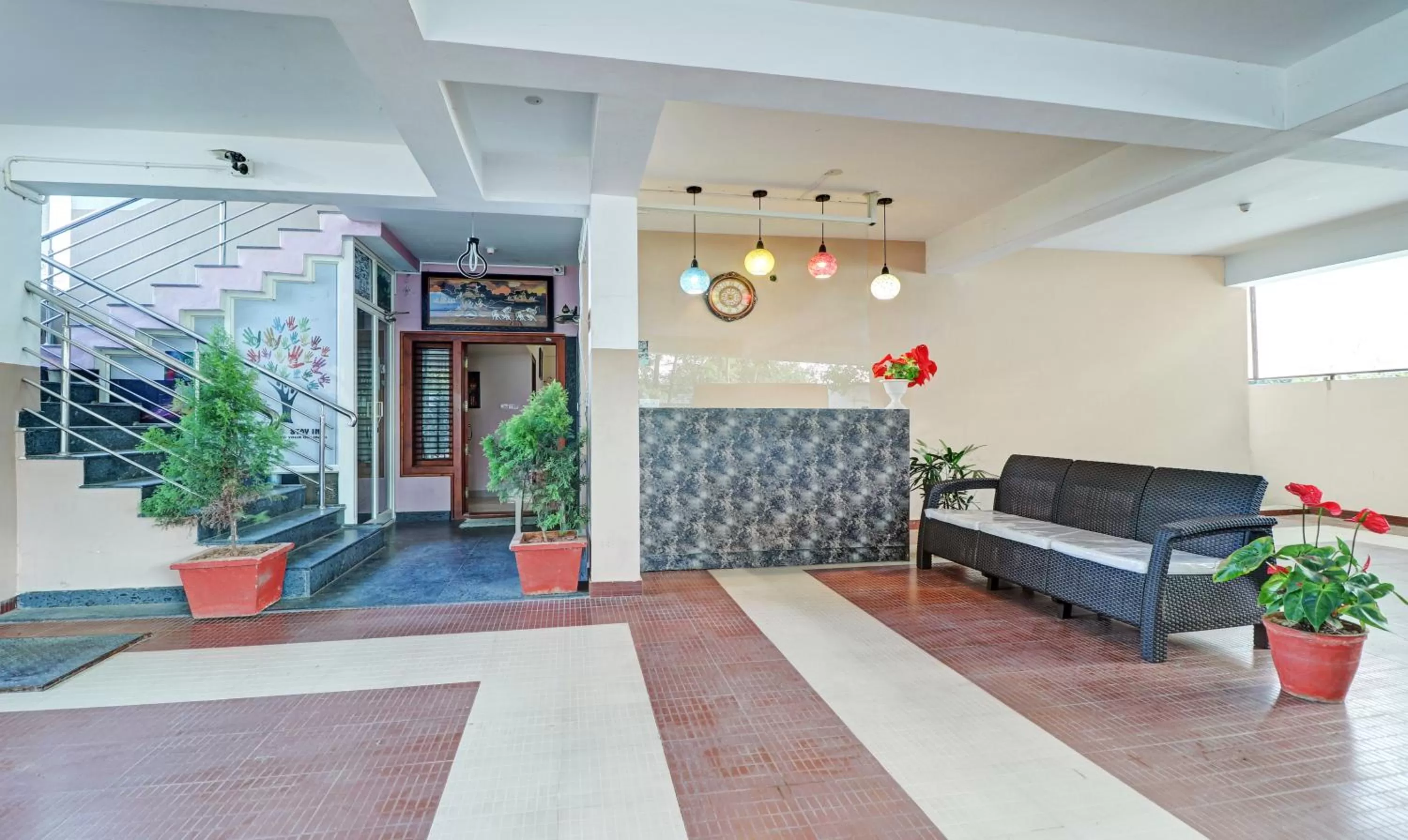 Lobby/Reception in Itsy By Treebo - Colors Stay