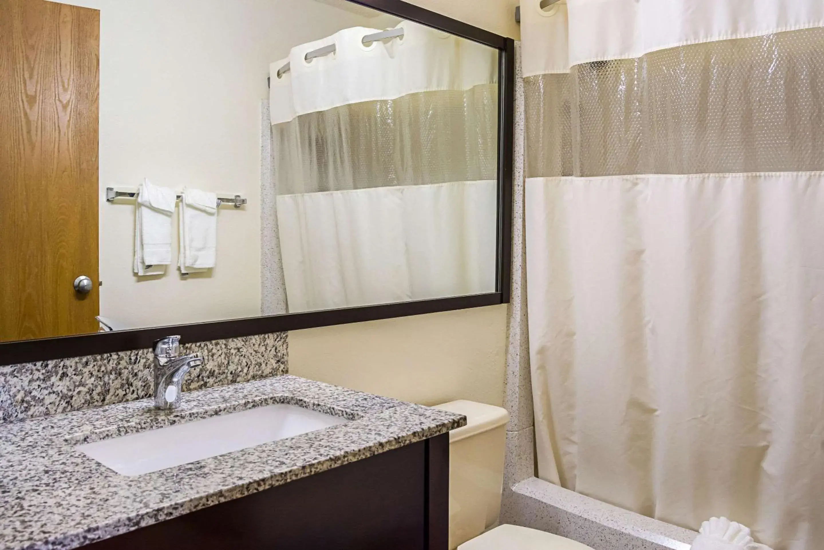 Bathroom in Quality Inn & Suites Clackamas - Portland