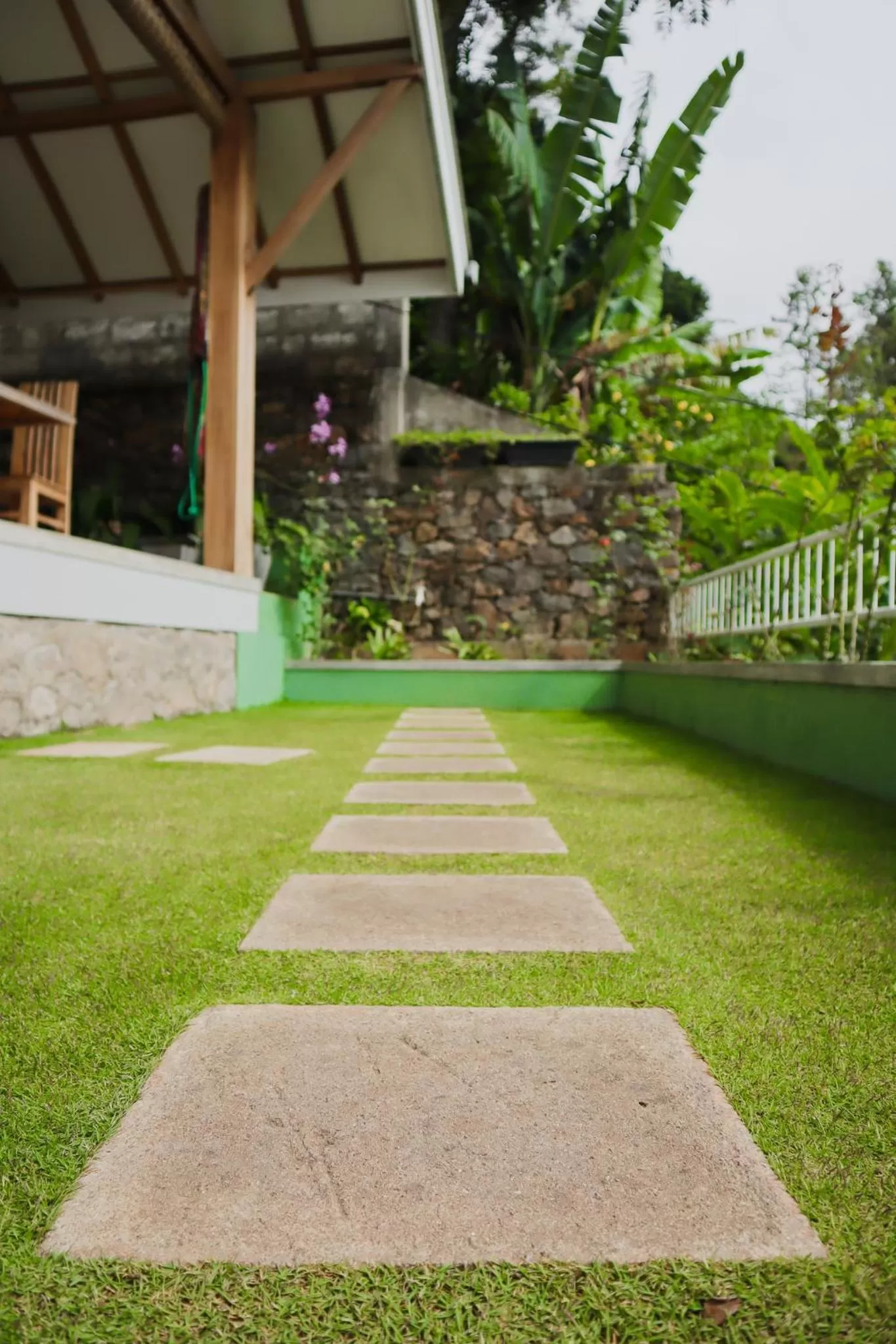 Garden in The One Ella