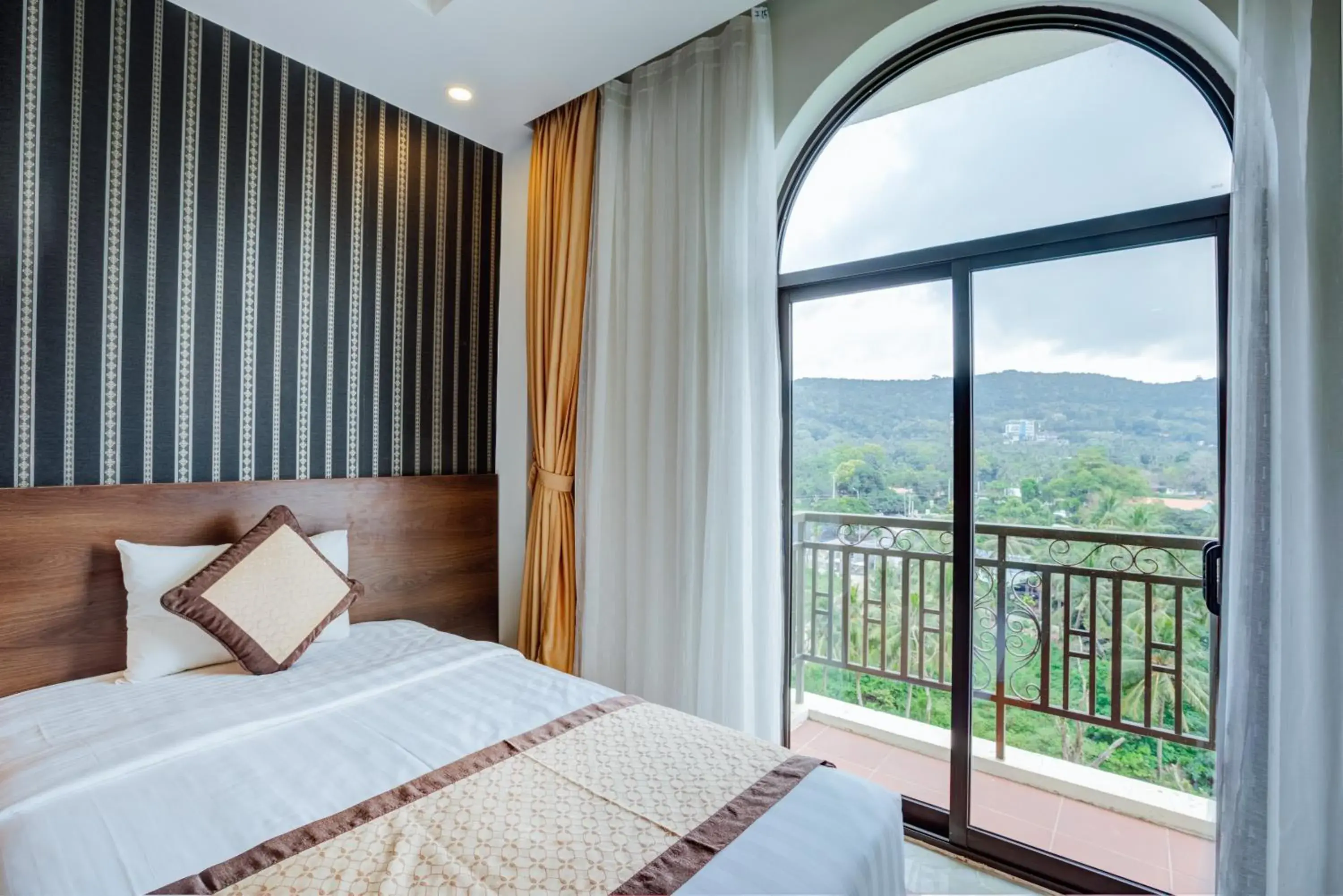 Mountain view, Bed in Nesta Hotel Phu Quoc