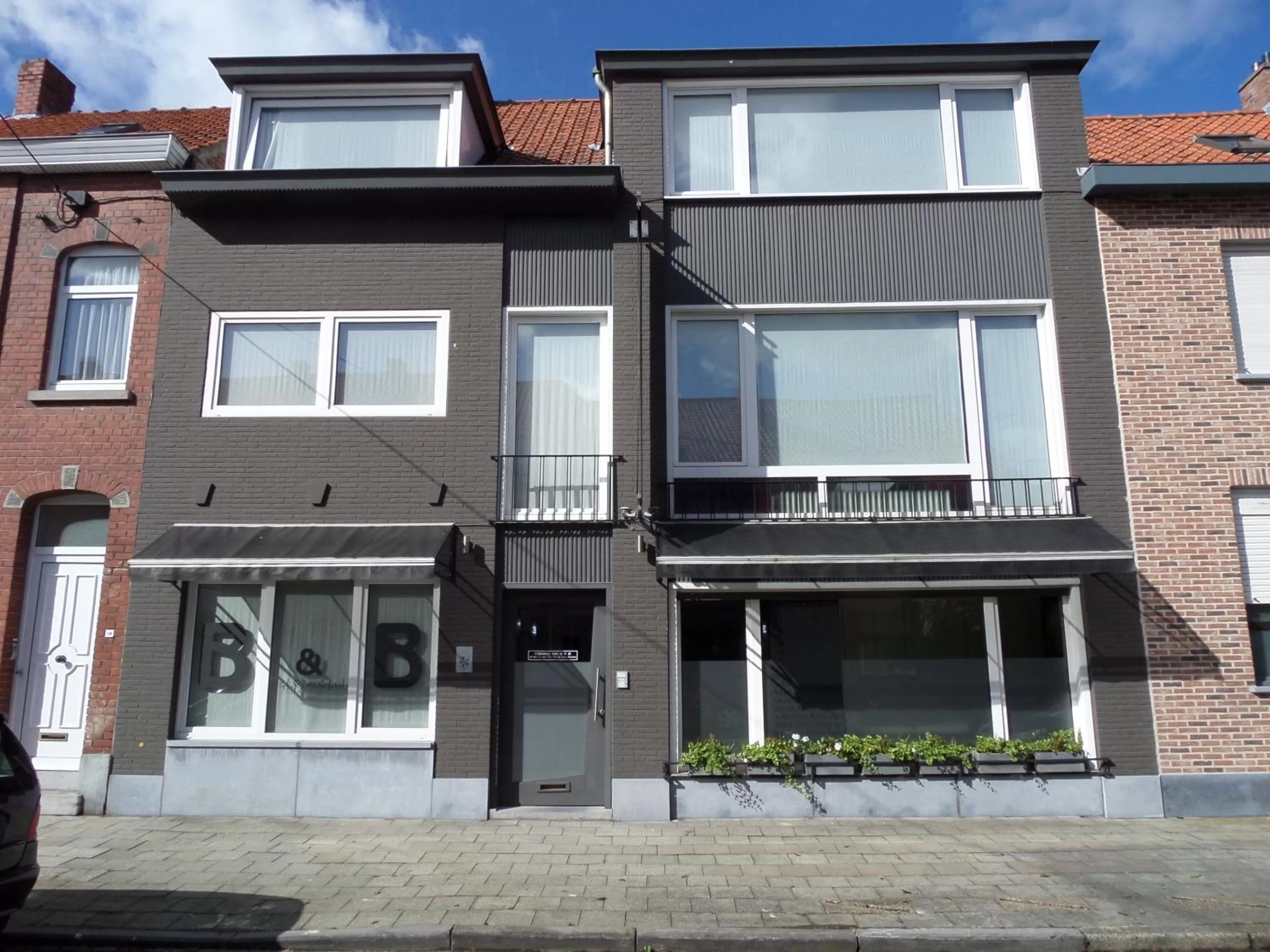 Property building in B&B Aurora