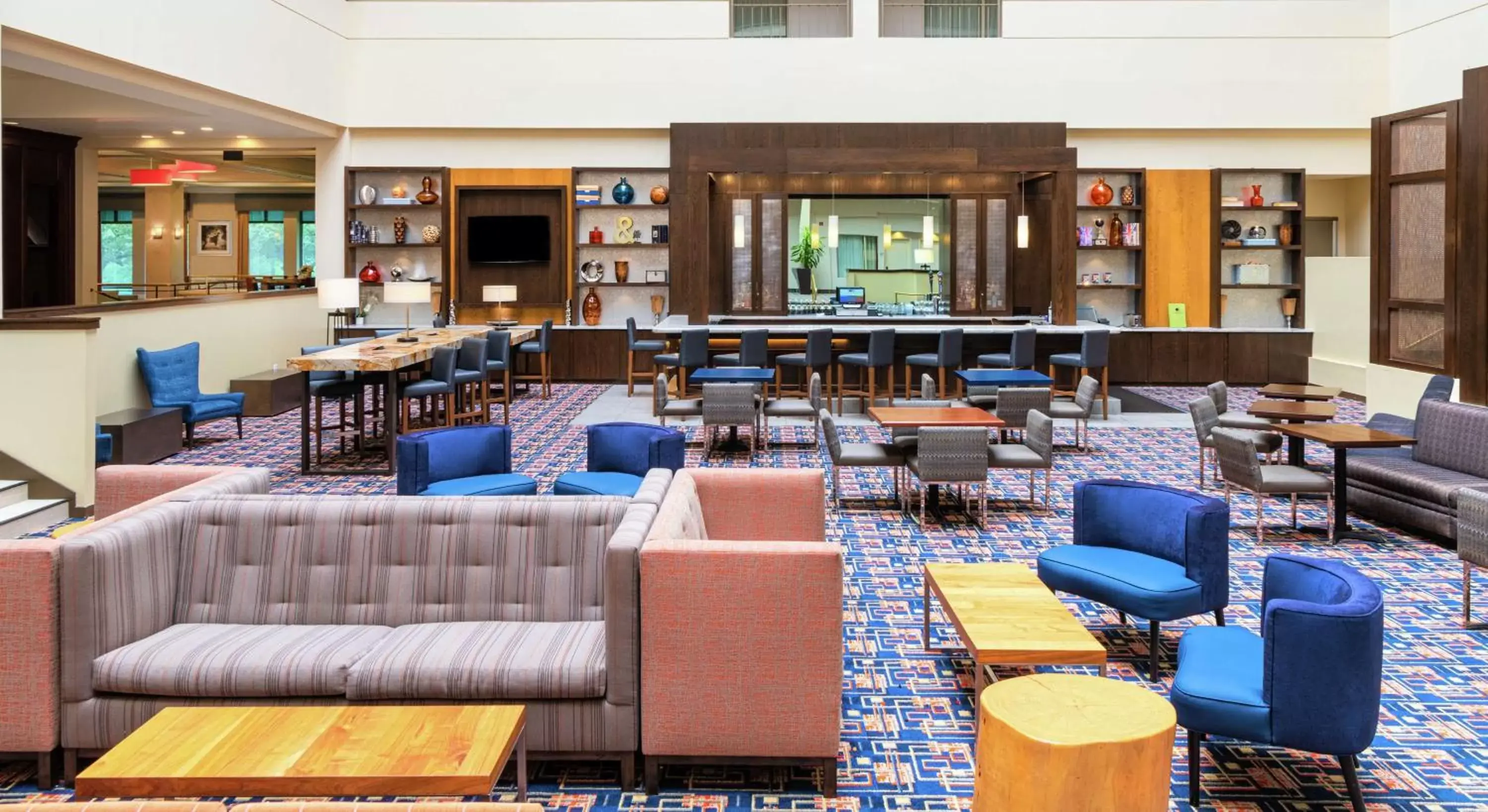 Lobby or reception, Lounge/Bar in DoubleTree Suites by Hilton Hotel Philadelphia West