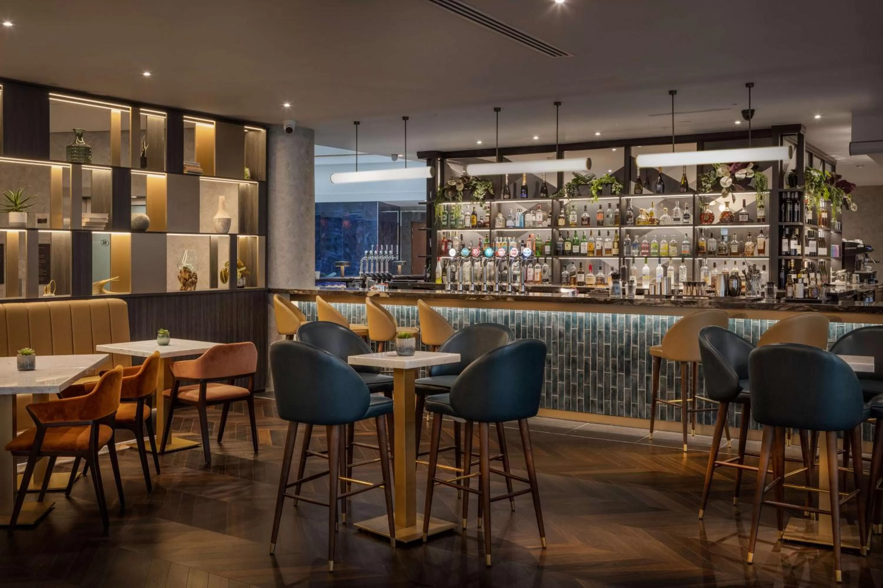 Lounge or bar in Hilton Cardiff