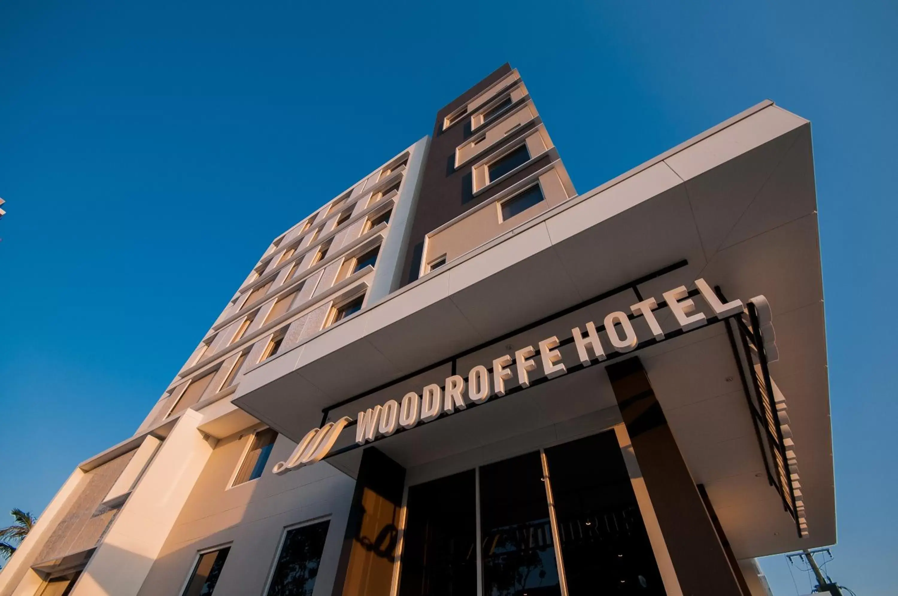 Facade/entrance, Property Building in Woodroffe Hotel