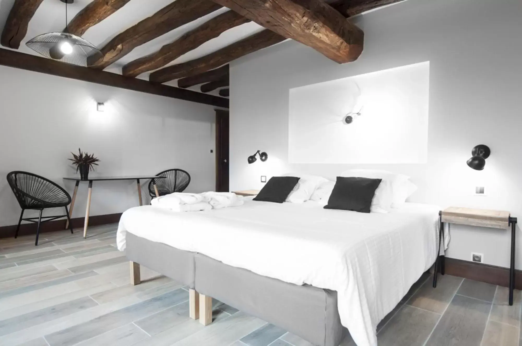 Deluxe Triple Room in Jardin des Sens, la Rente d'Eguilly Deluxe Triple Room in Jardin des Sens, la Rente d'Eguilly