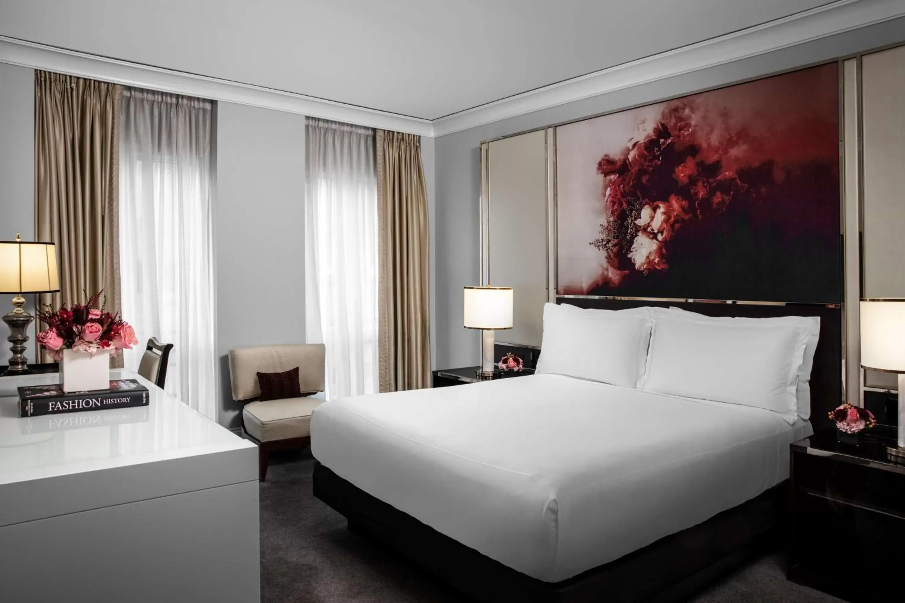 Bed in Waldorf Astoria Chicago