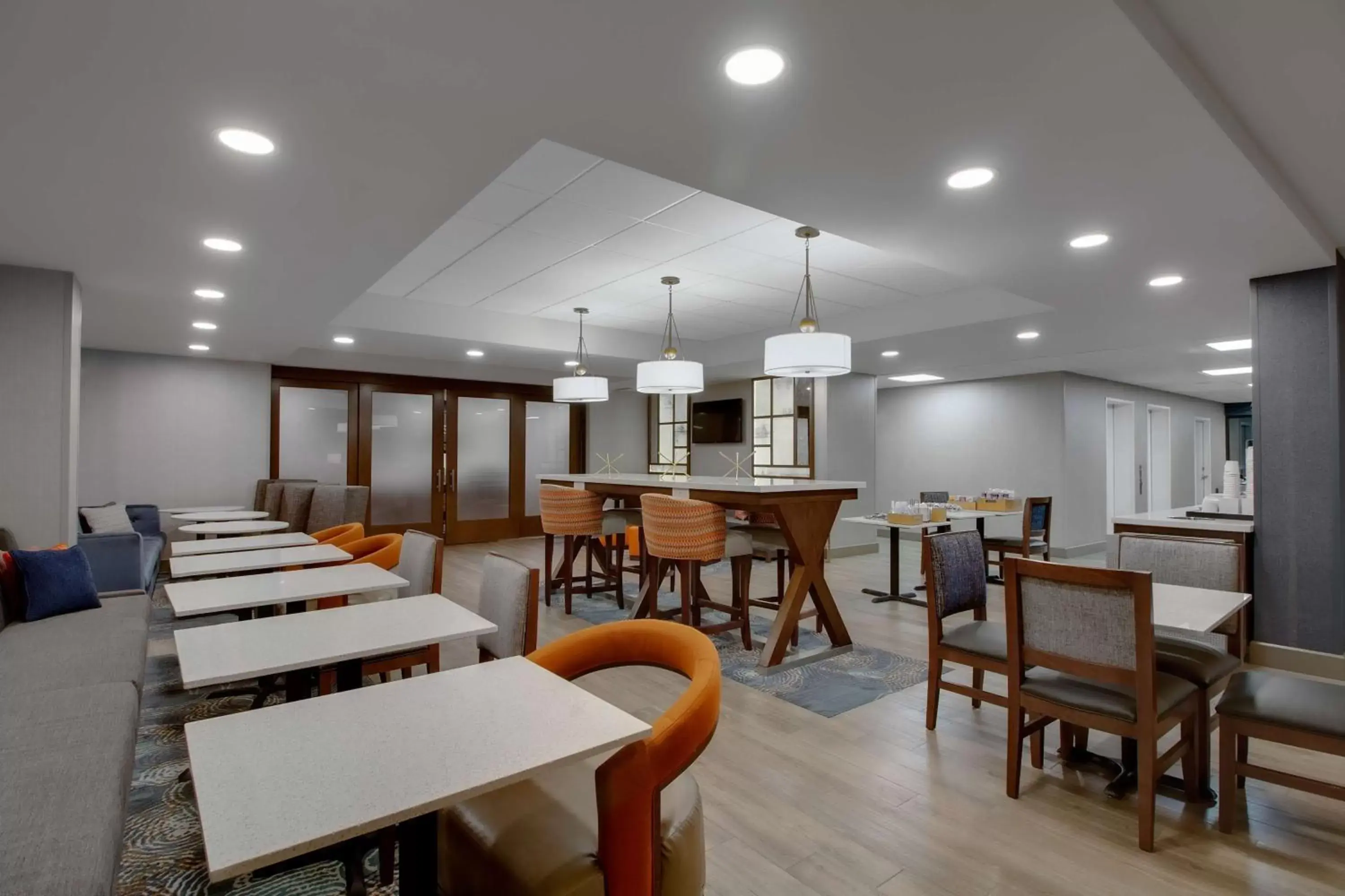 Lobby or reception in Hampton Inn Birmingham-Colonnade 280 Lobby or reception in Hampton Inn Birmingham-Colonnade 280