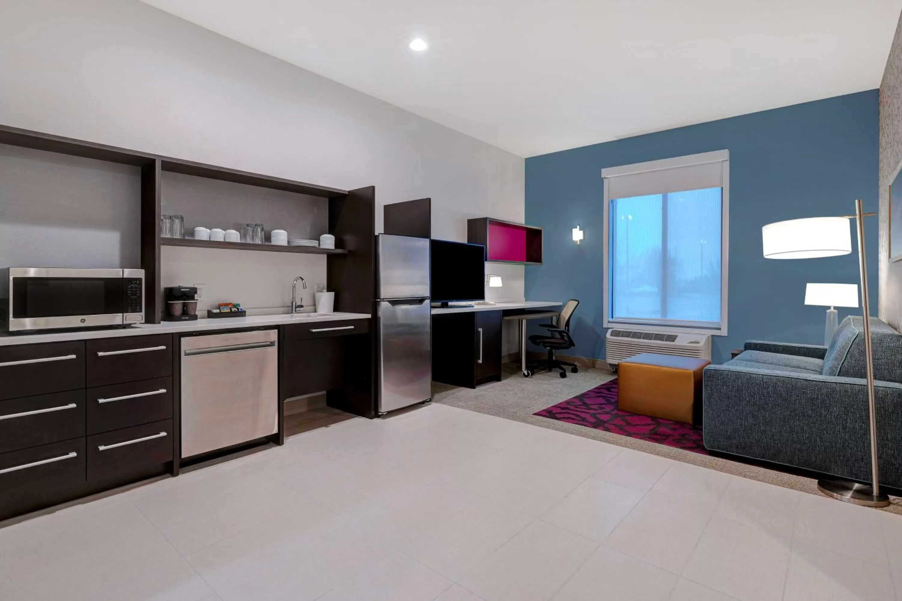 Bedroom in Home2 Suites By Hilton Redding