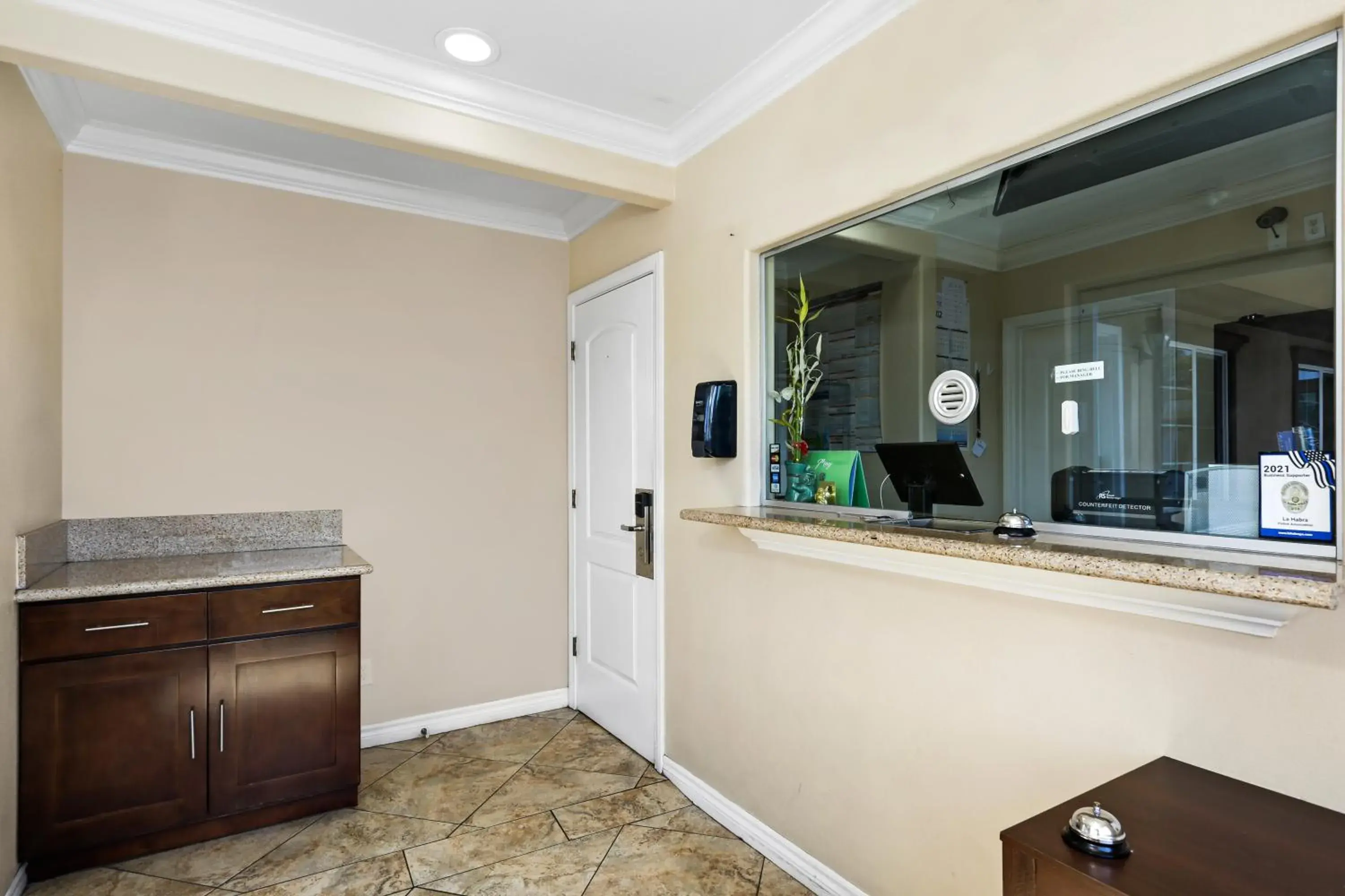 Lobby/Reception in 3rd Avenue Inn