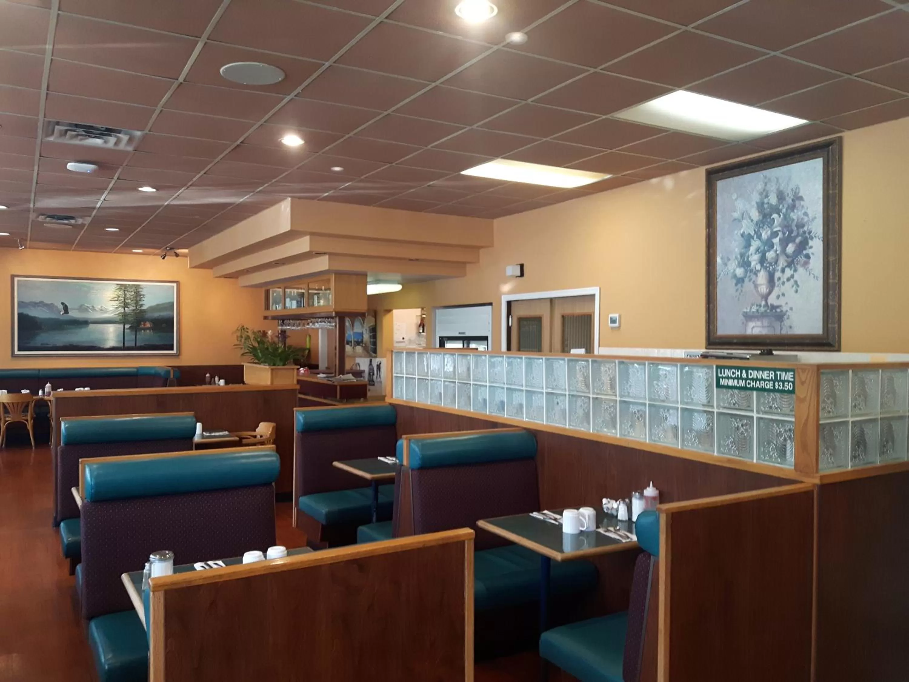 Restaurant/places to eat in Fuller Lake Chemainus Motel