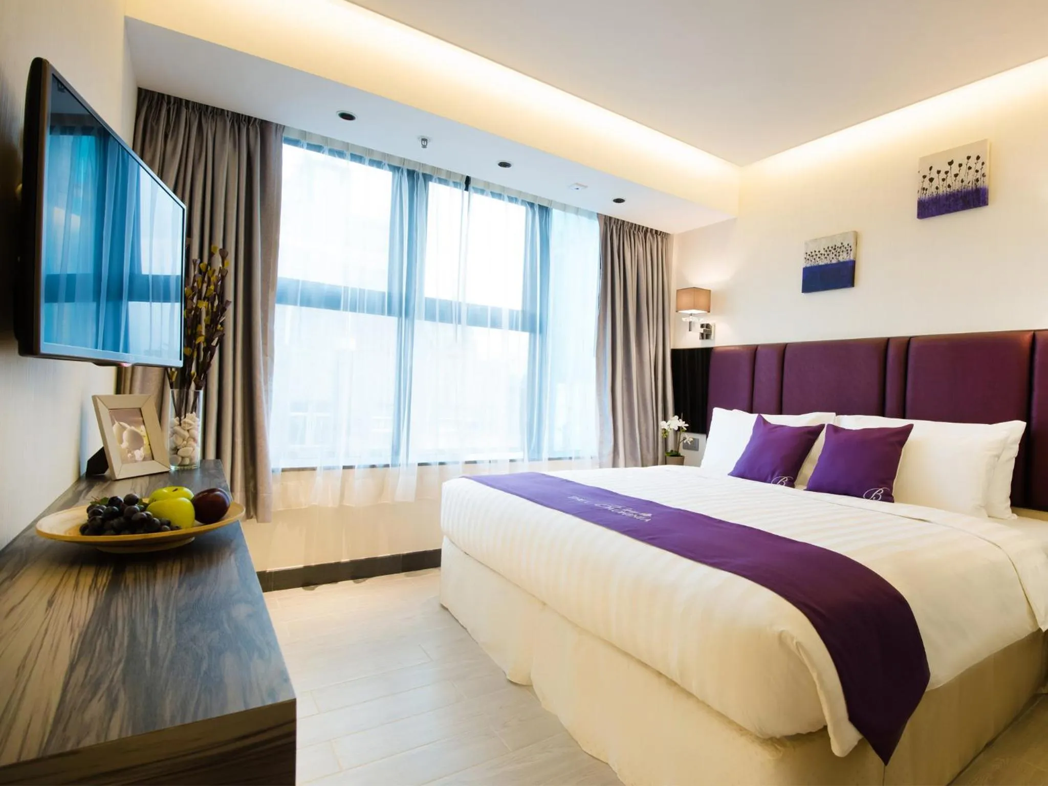 Photo of the whole room, Bed in The Bauhinia Hotel - Tsim Sha Tsui