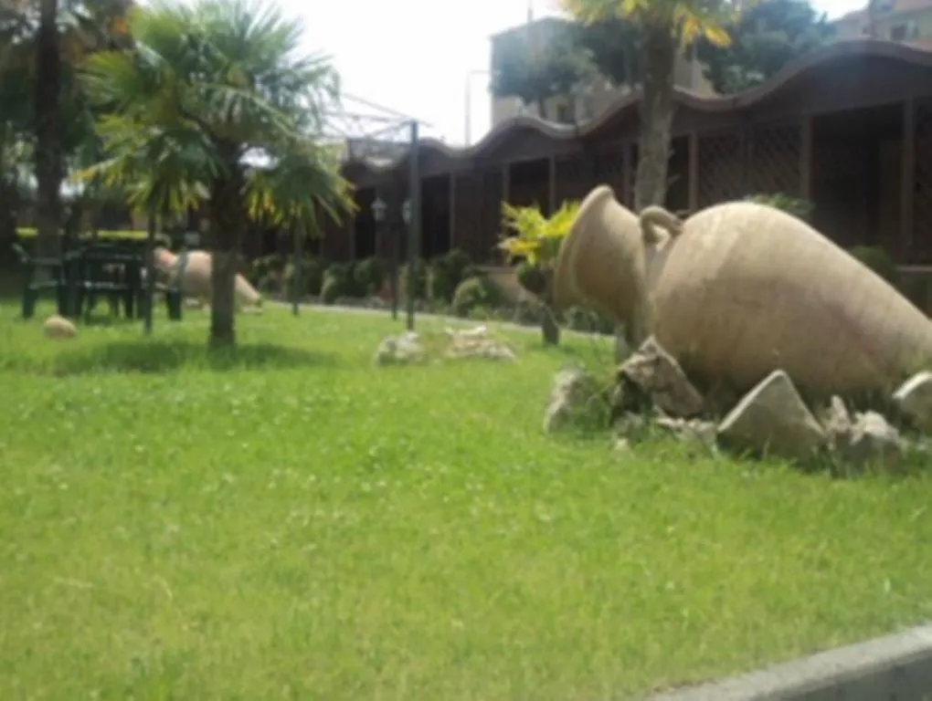 Garden, Other Animals in Green Park Hotel