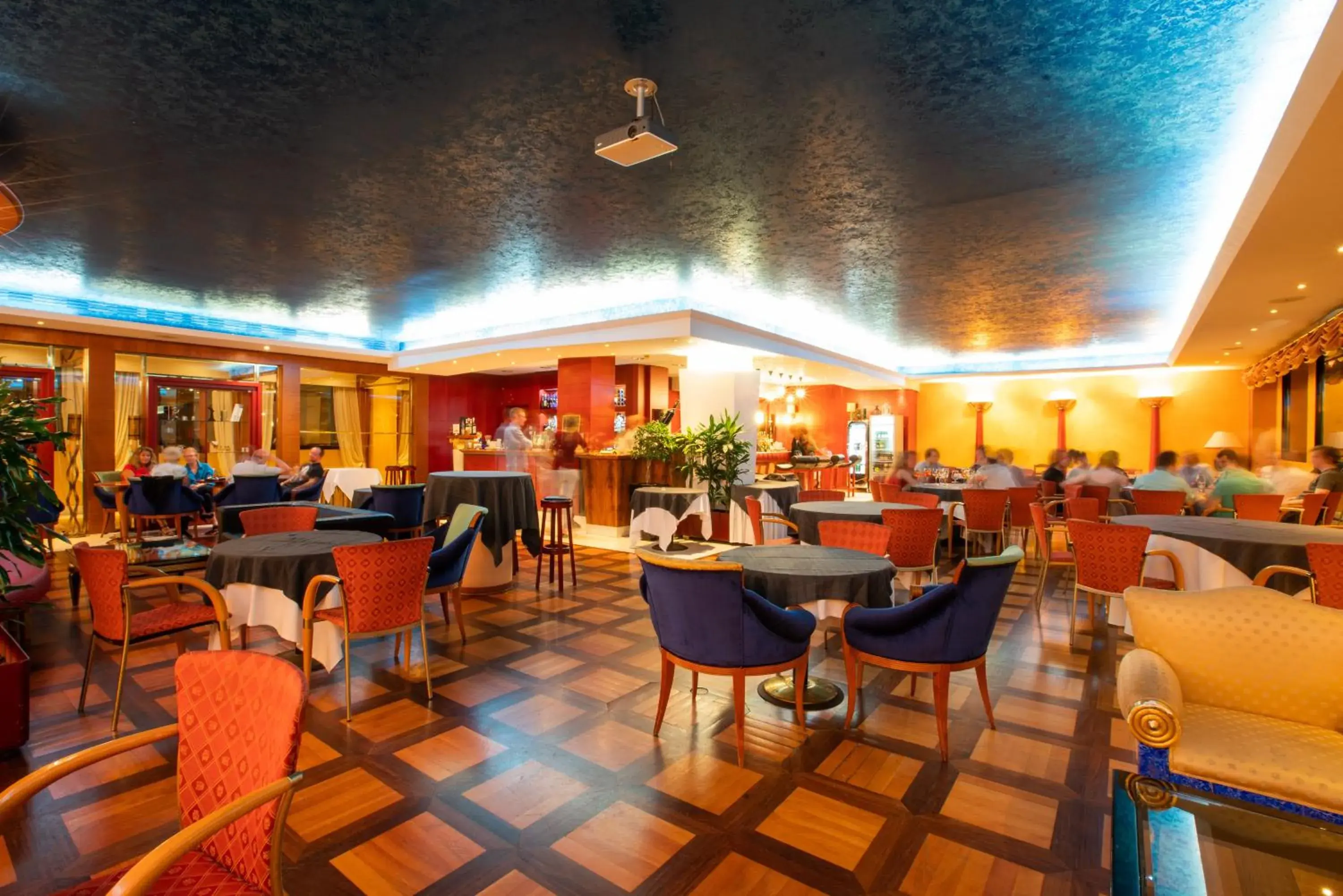 Restaurant/Places to Eat in SHG Hotel Antonella