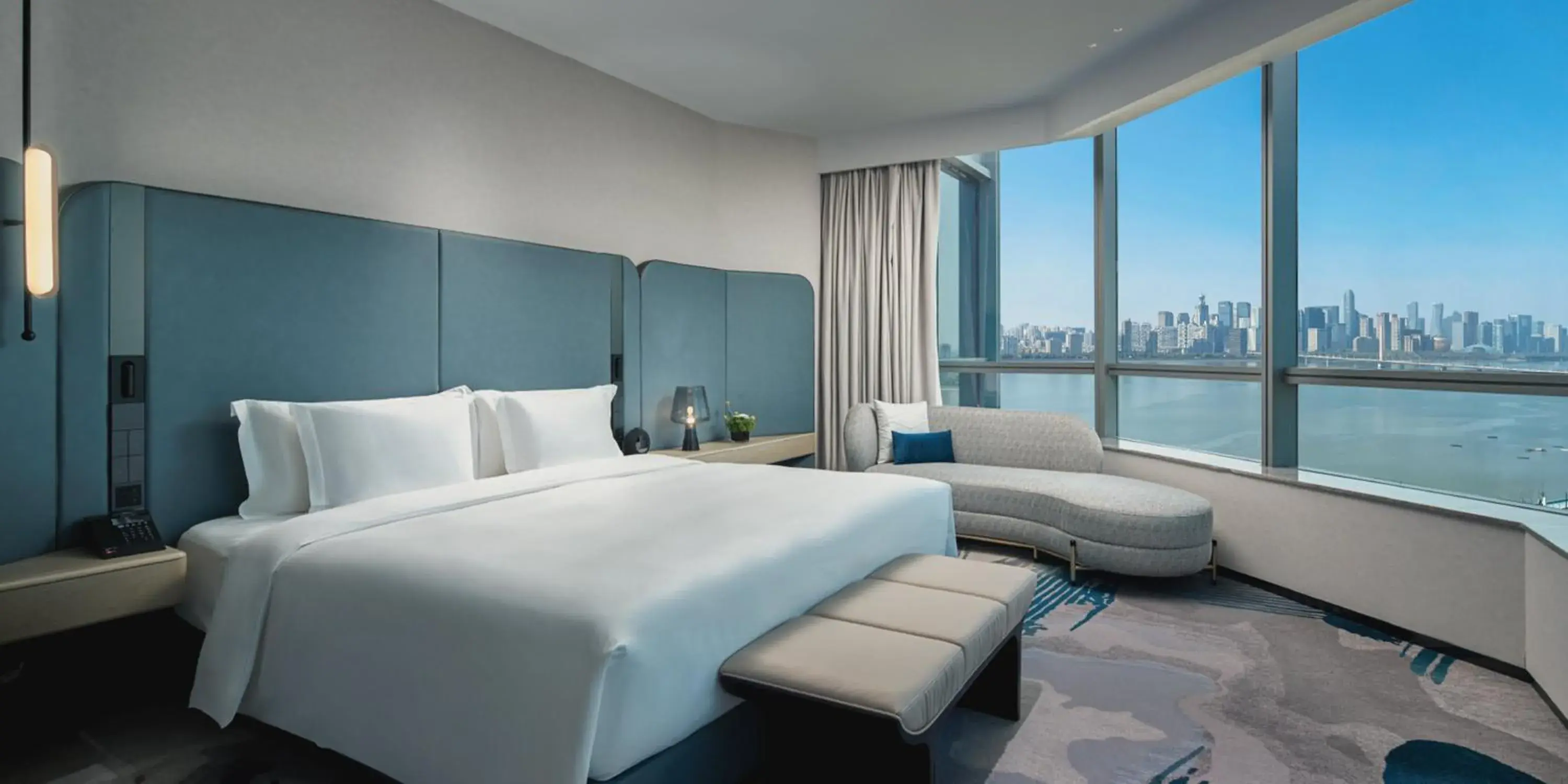 Photo of the whole room, Bed in Crowne Plaza Hangzhou Riverside by IHG Photo of the whole room, Bed in Crowne Plaza Hangzhou Riverside by IHG
