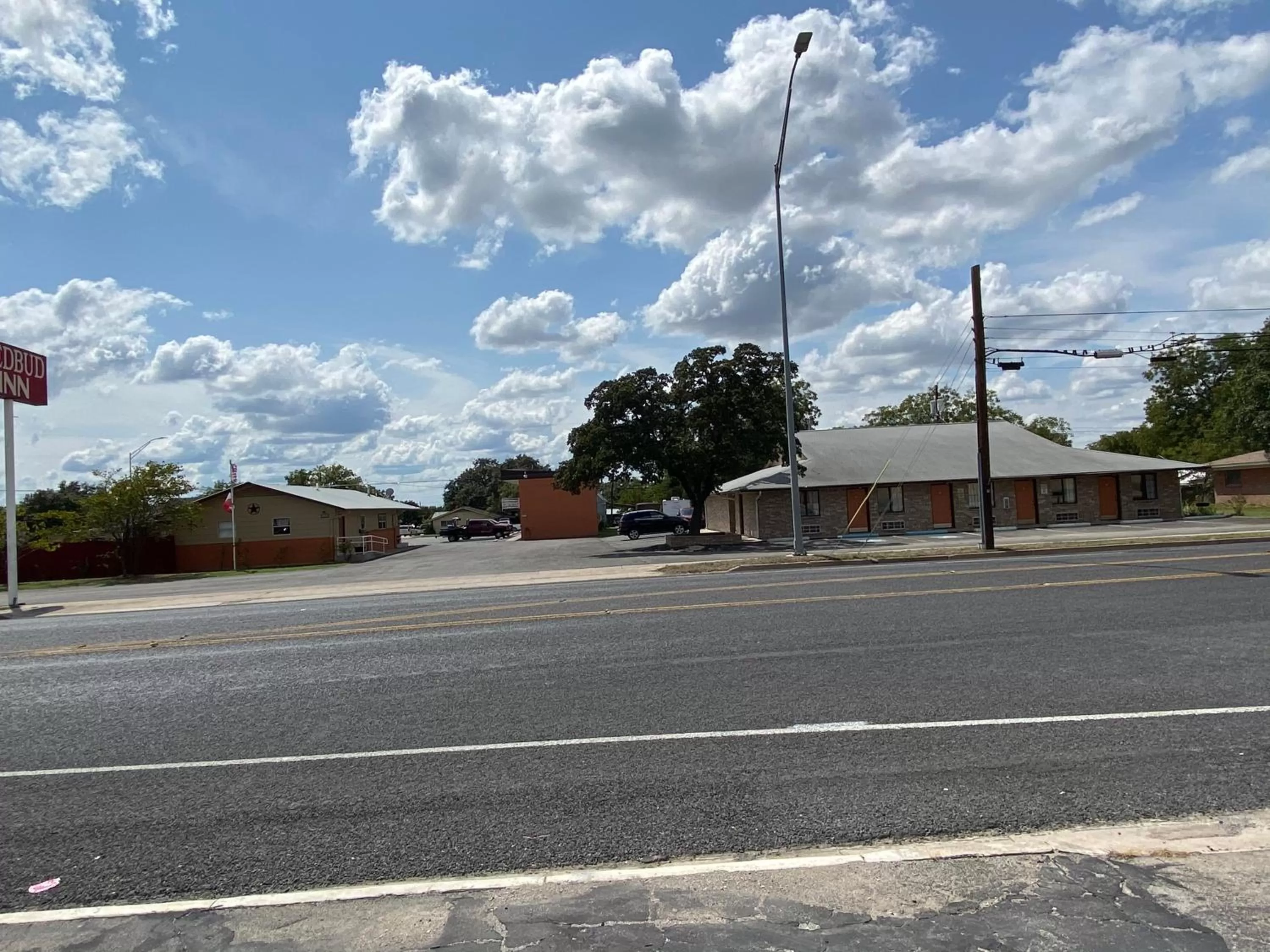 Property Building in Redbud Inn