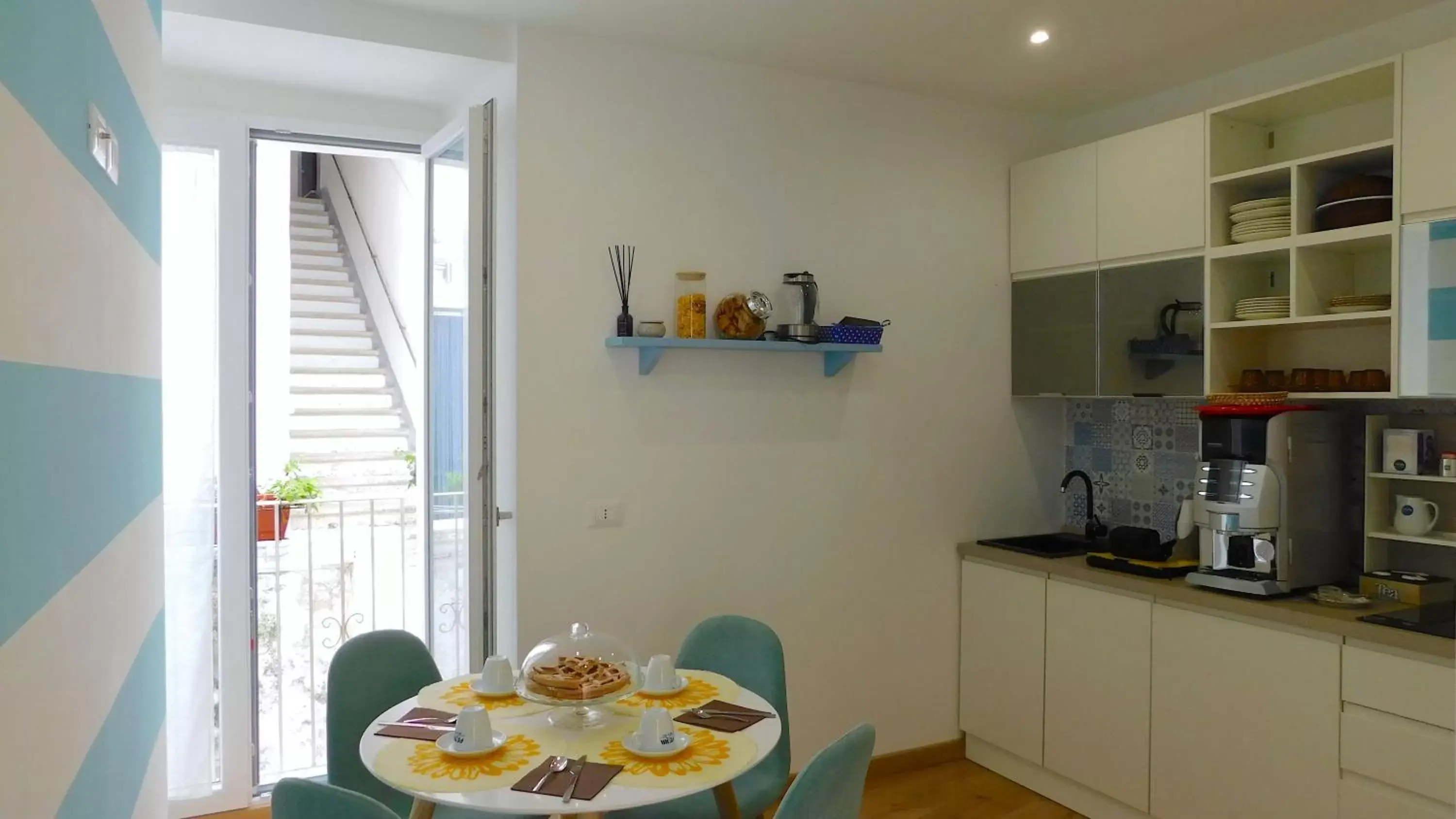 Breakfast, Kitchen/Kitchenette in B&B La Maison del Borgo