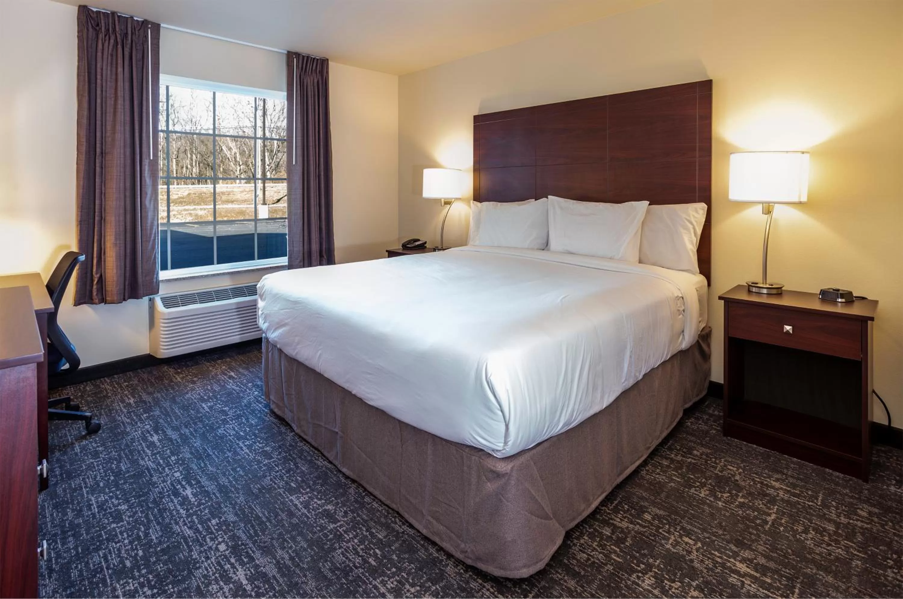 Bed in Cobblestone Inn & Suites - Brookville