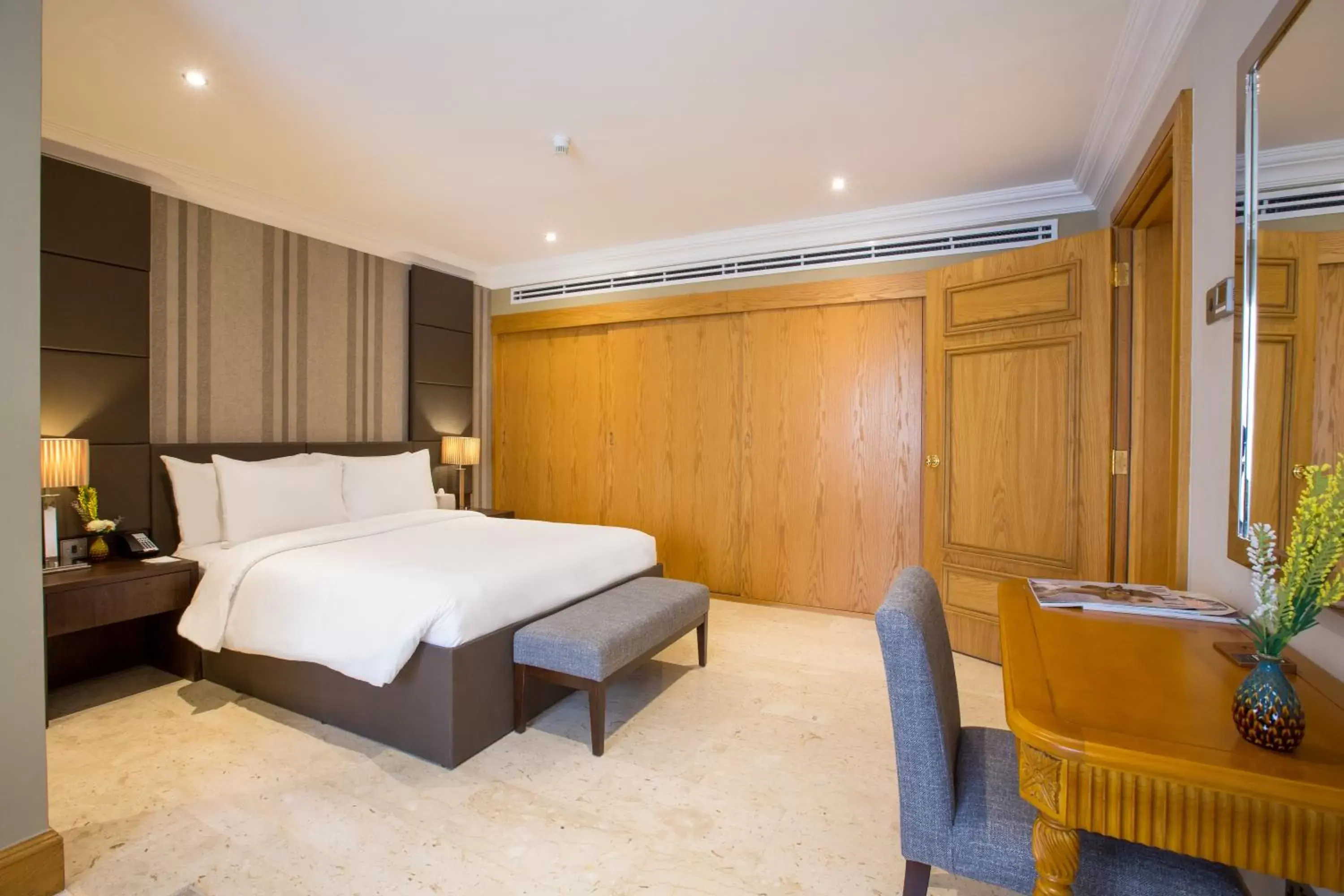 Bed in Dubai Marine Beach Resort & Spa