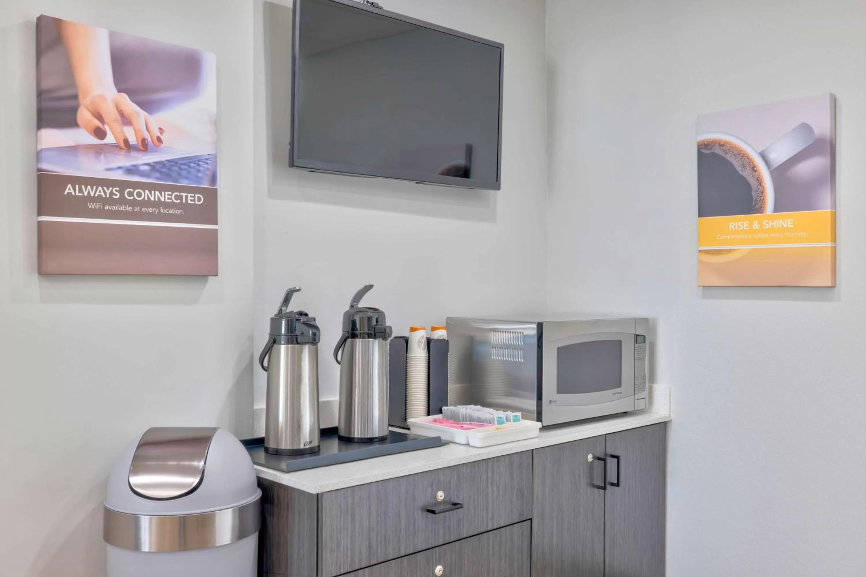 Coffee/tea facilities in Motel 6-Norman, OK