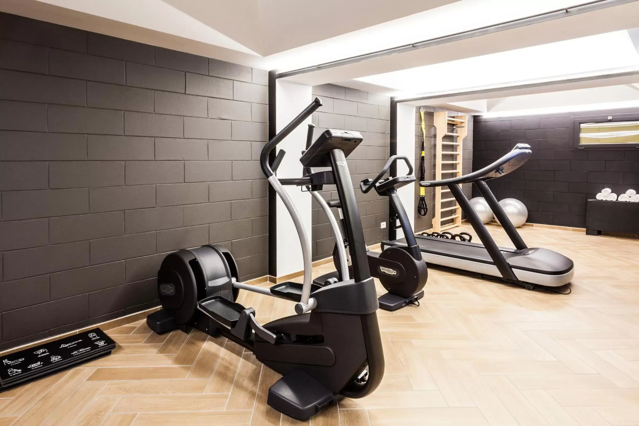 Fitness centre/facilities in Senato Hotel Milano Fitness centre/facilities in Senato Hotel Milano