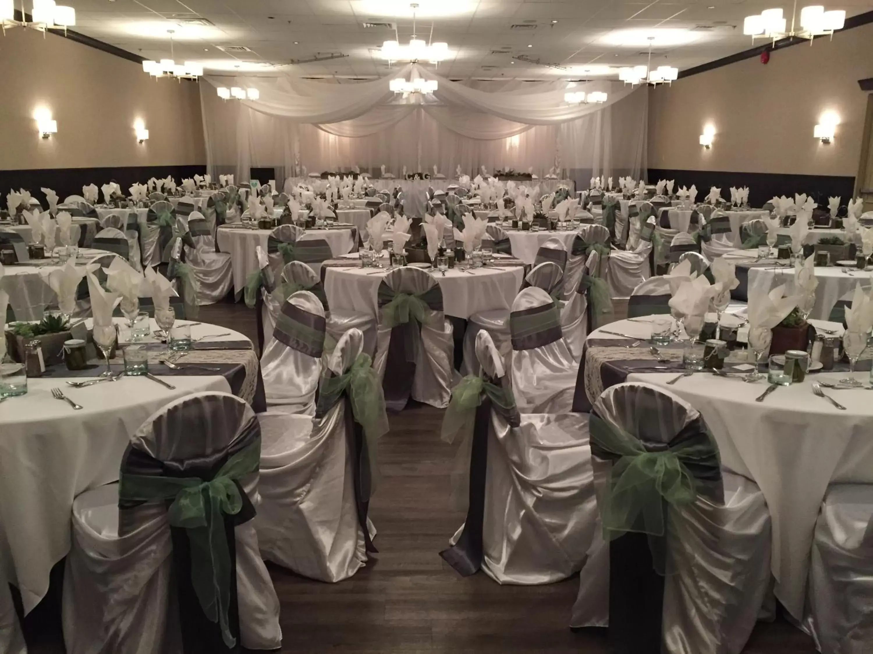 Meeting/conference room, Banquet Facilities in Sandman Hotel Lethbridge