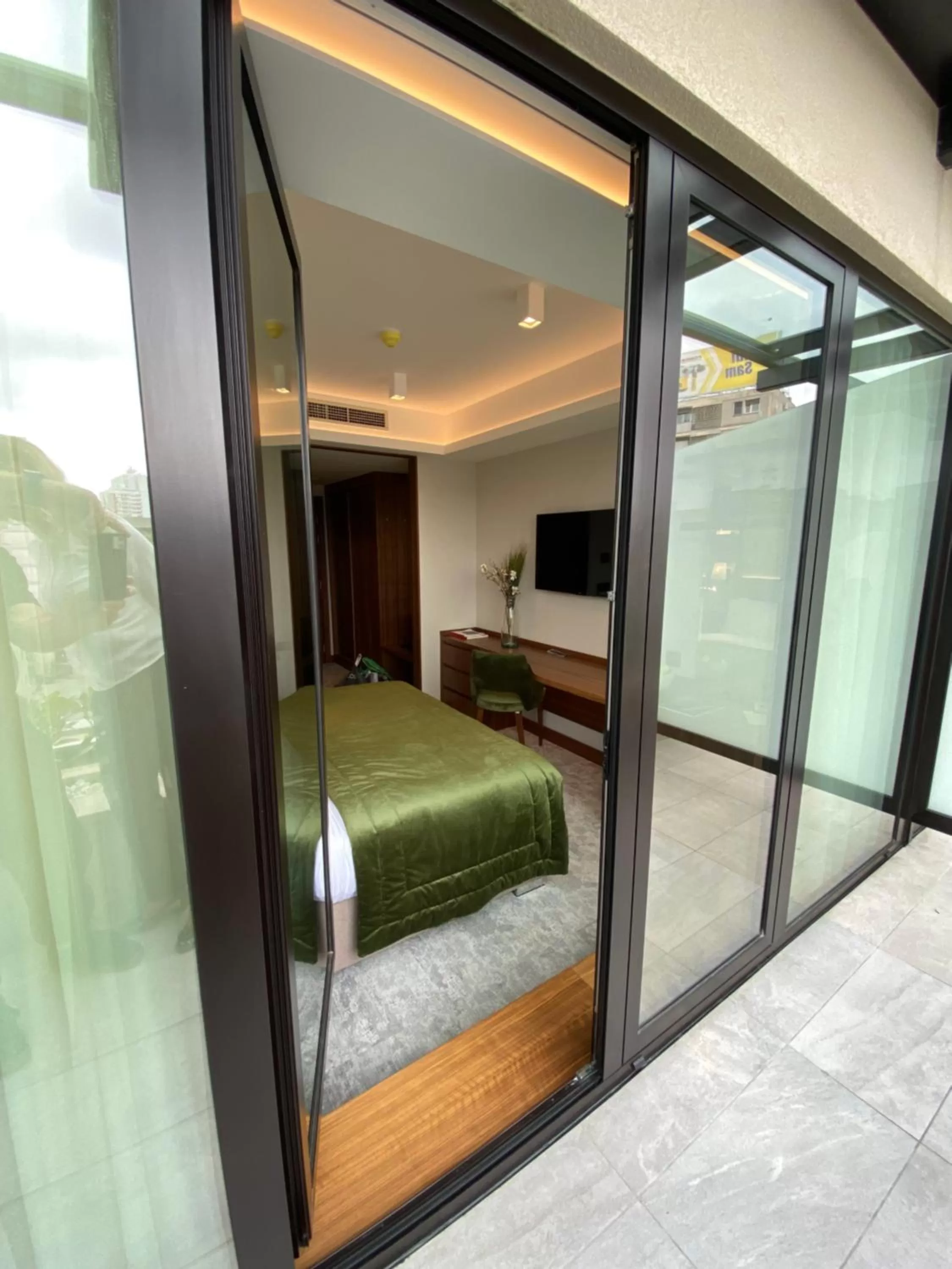 Bed in Central Point Hotel Beograd