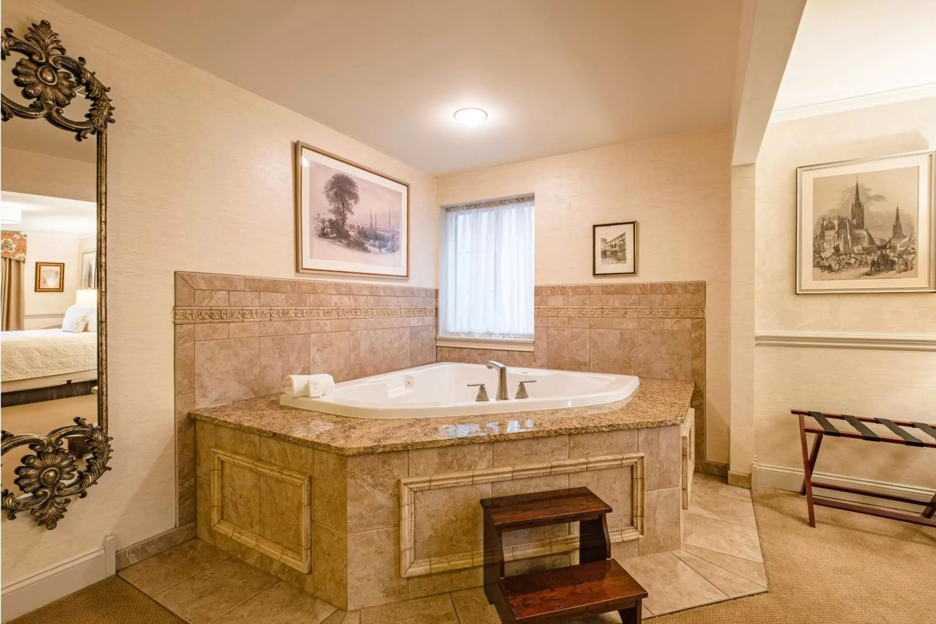 Bath, Bathroom in Red Coach Inn