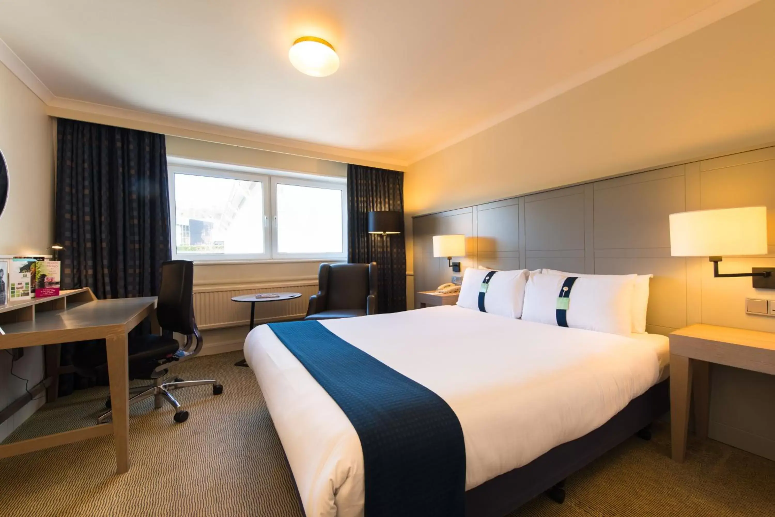 Photo of the whole room, Bed in Holiday Inn Edinburgh Zoo, an IHG Hotel