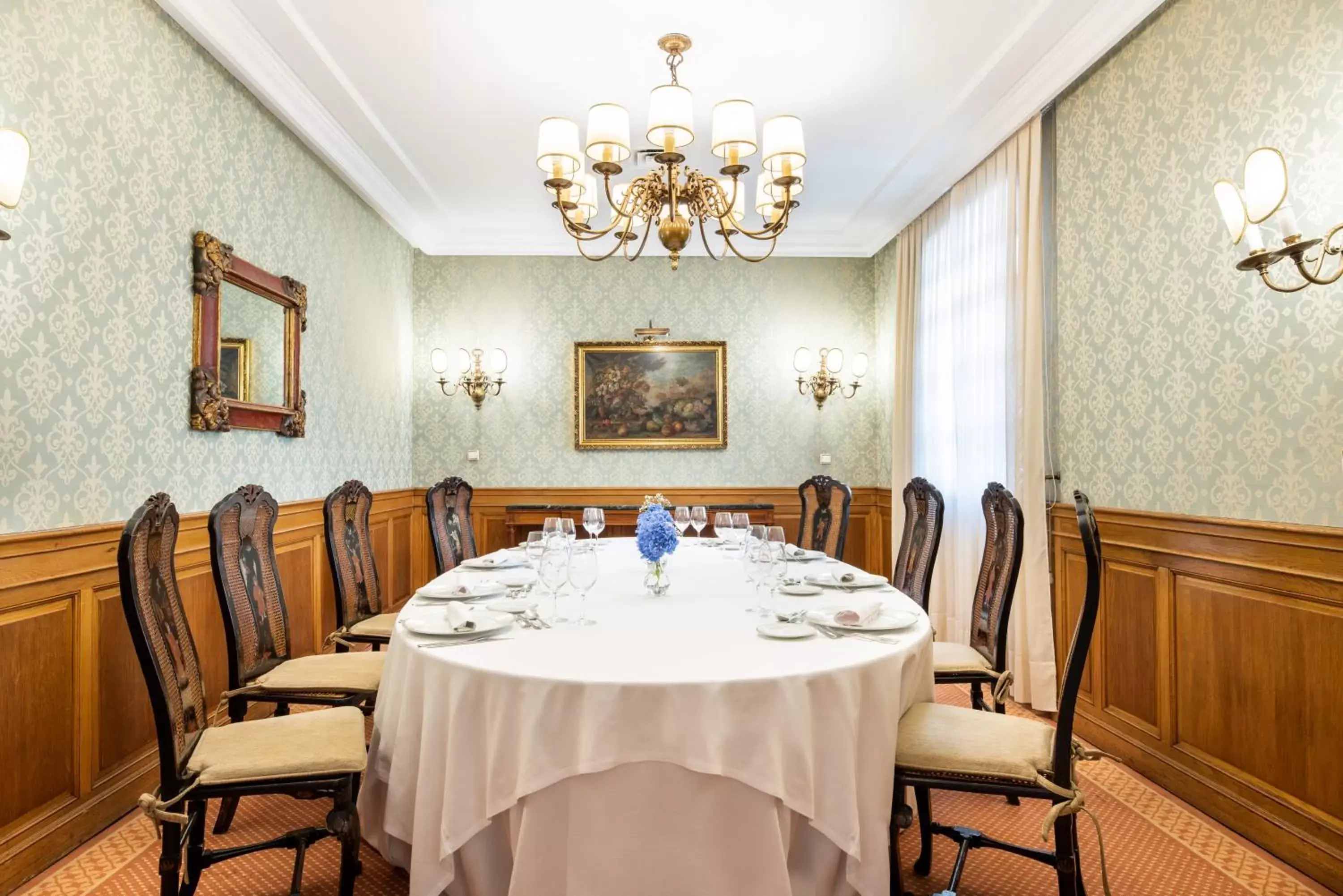 Meeting/conference room, Restaurant/Places to Eat in Eurostars Hotel de la Reconquista