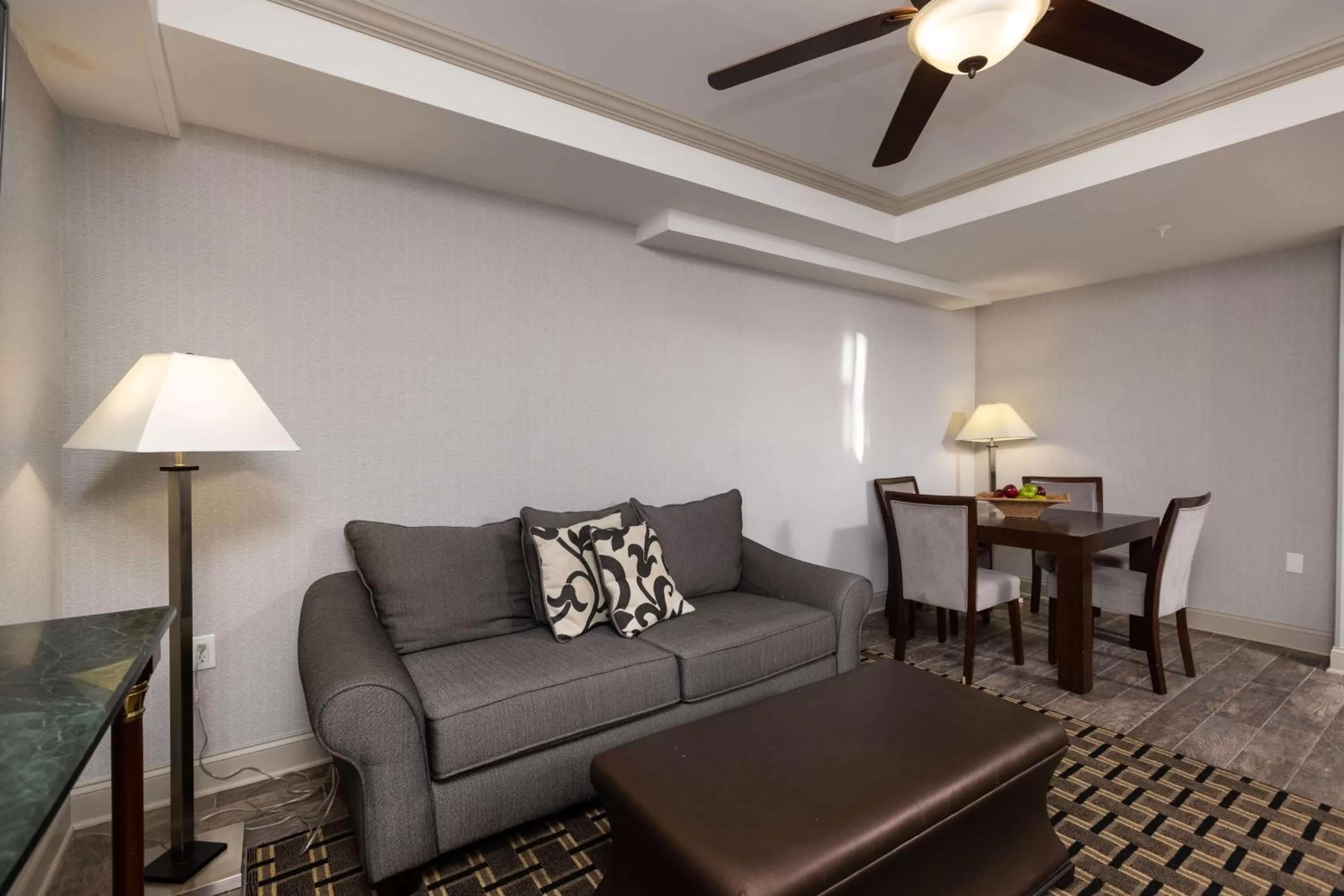 Living room in Inn at the Colonnade Baltimore - A DoubleTree by Hilton Hotel