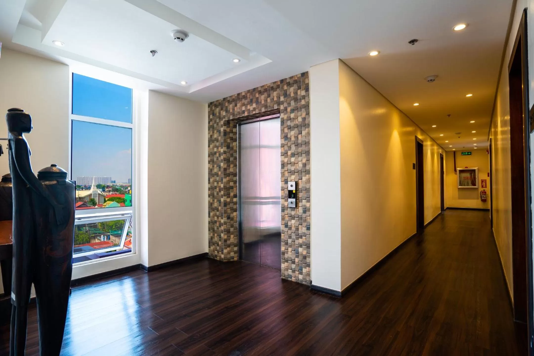 elevator in MySpace Hotel Comembo Taguig